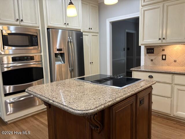2207 Foxcroft Road Nw Property Photo 7