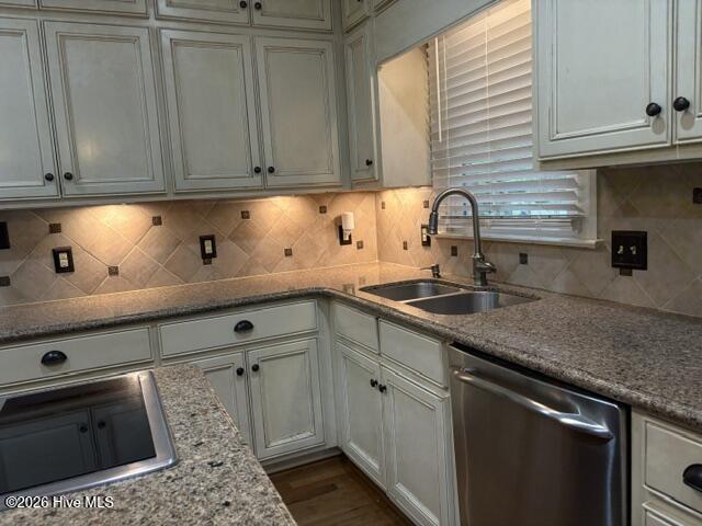 2207 Foxcroft Road Nw Property Photo 10
