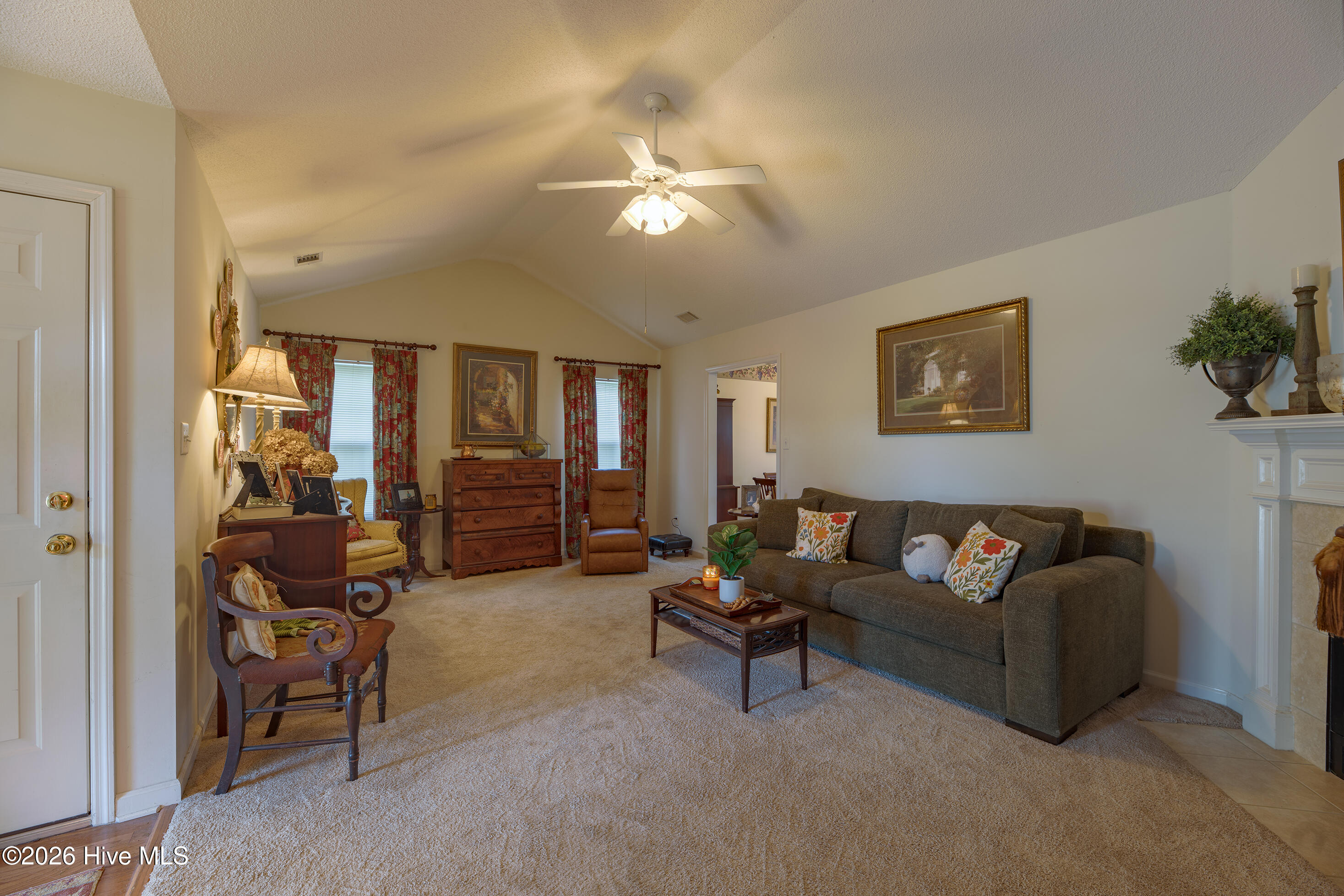 692 Devon Road Property Photo 3