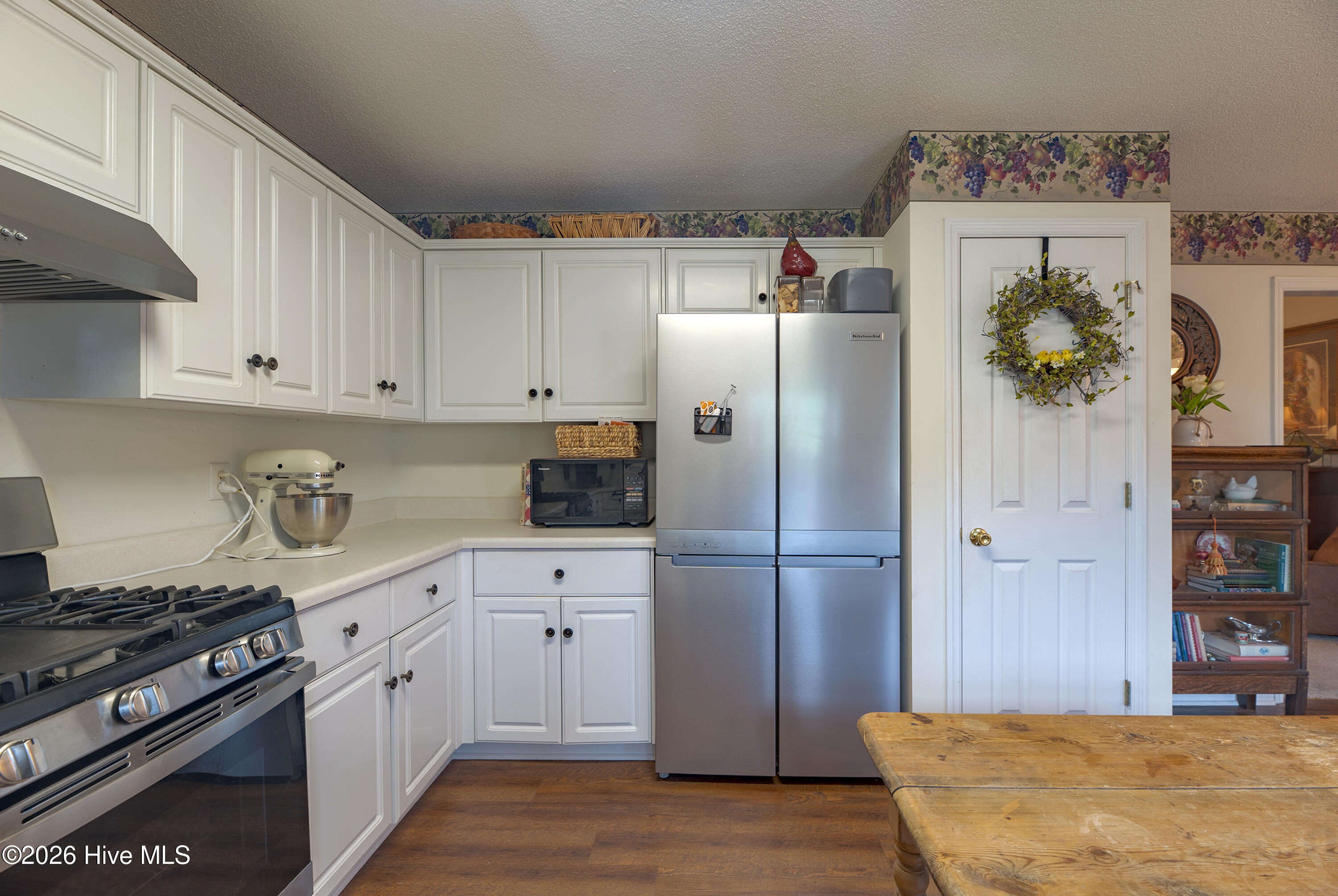 692 Devon Road Property Photo 8