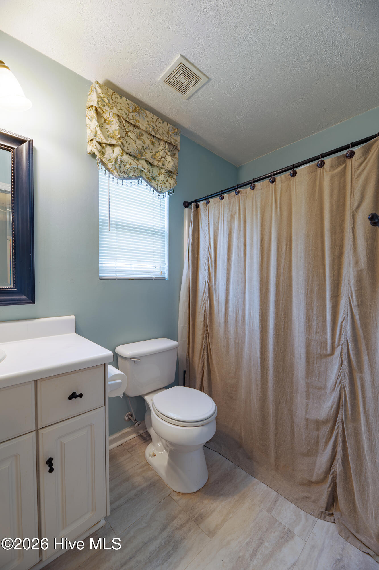 692 Devon Road Property Photo 11