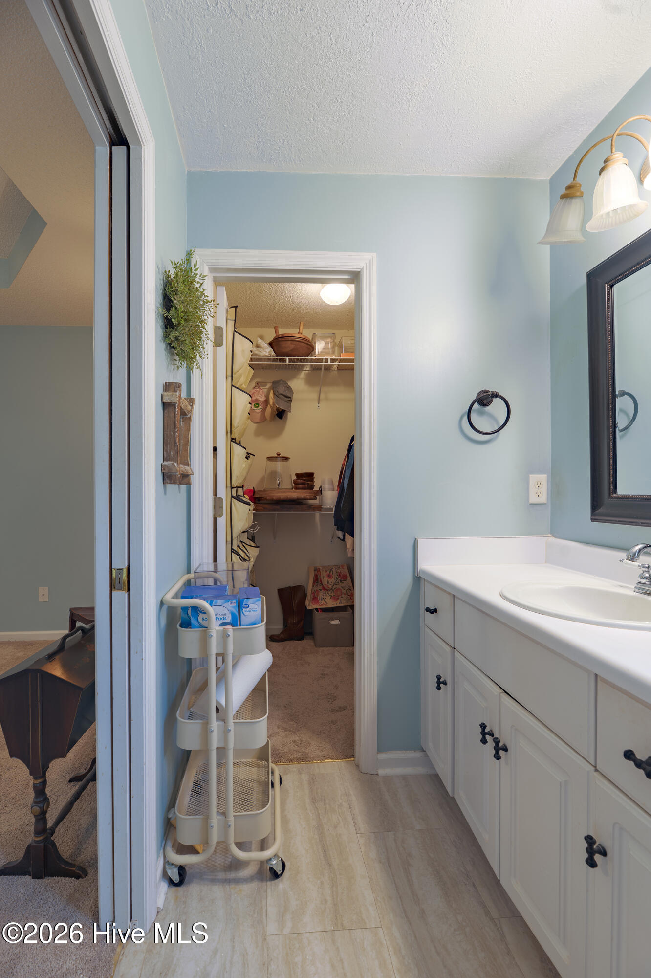 692 Devon Road Property Photo 12
