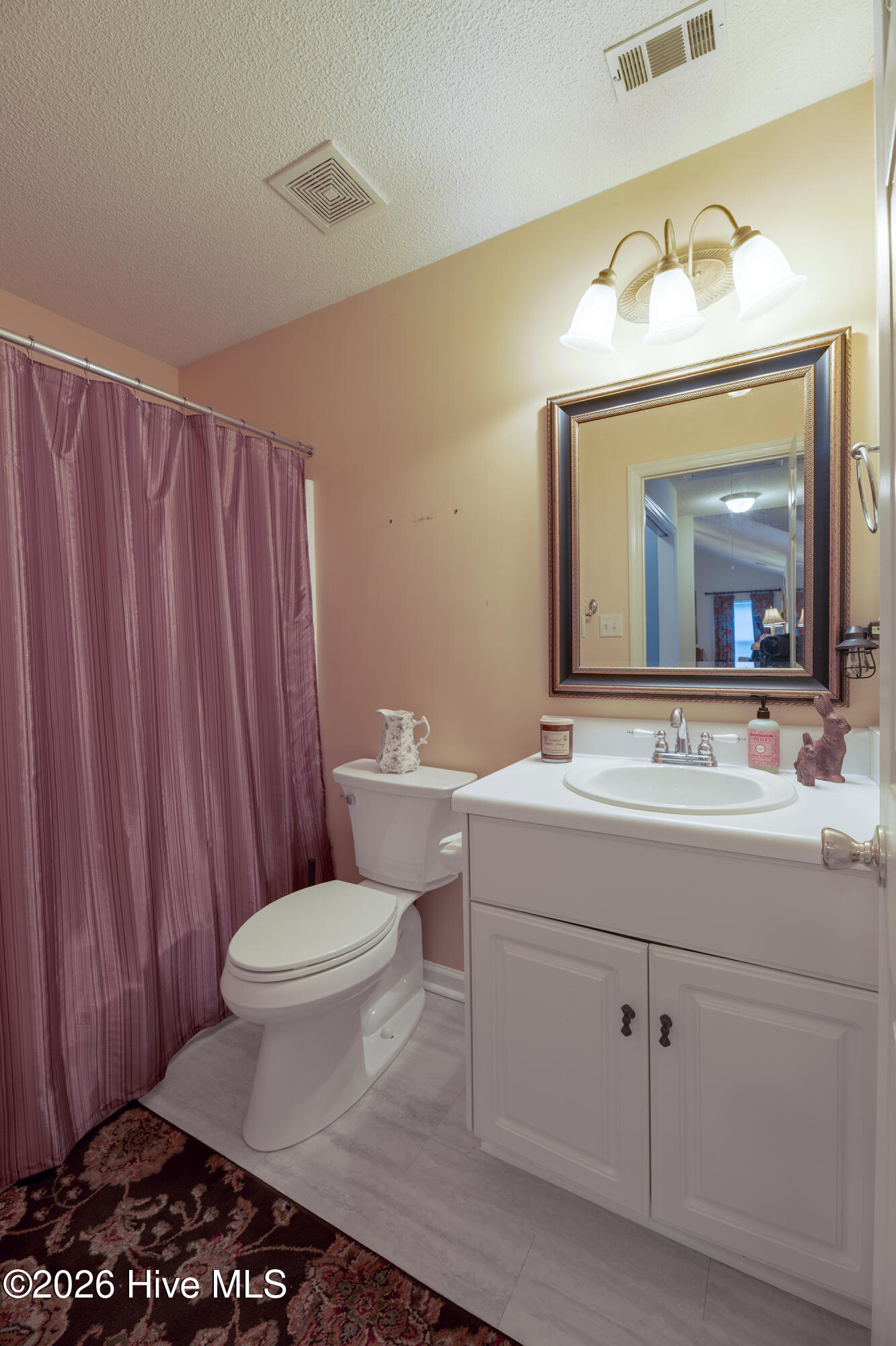 692 Devon Road Property Photo 15