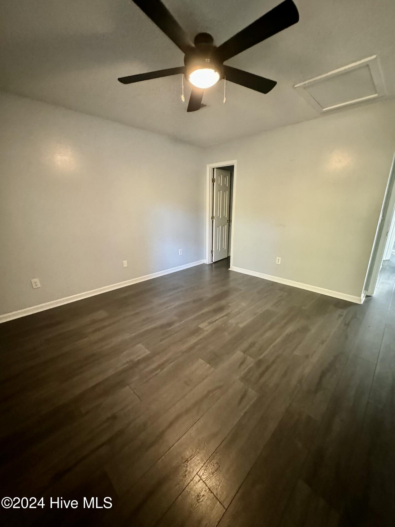 2702 Bluff View Drive B Property Photo 6