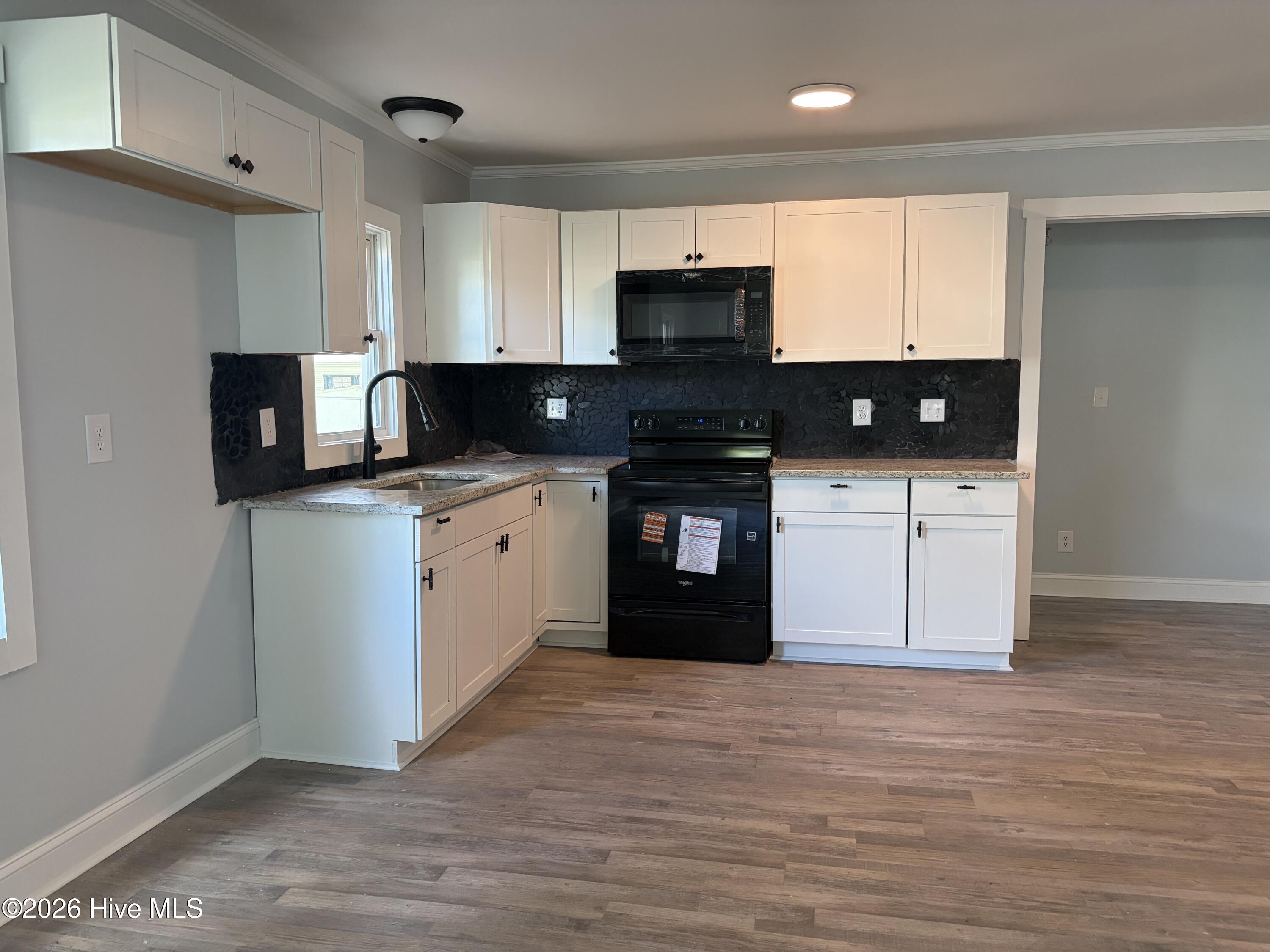 109 Fairview Street Property Photo 5