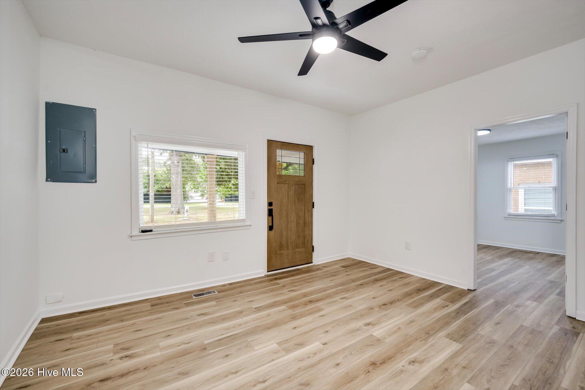406 Edgefield Avenue Nw Property Photo 6