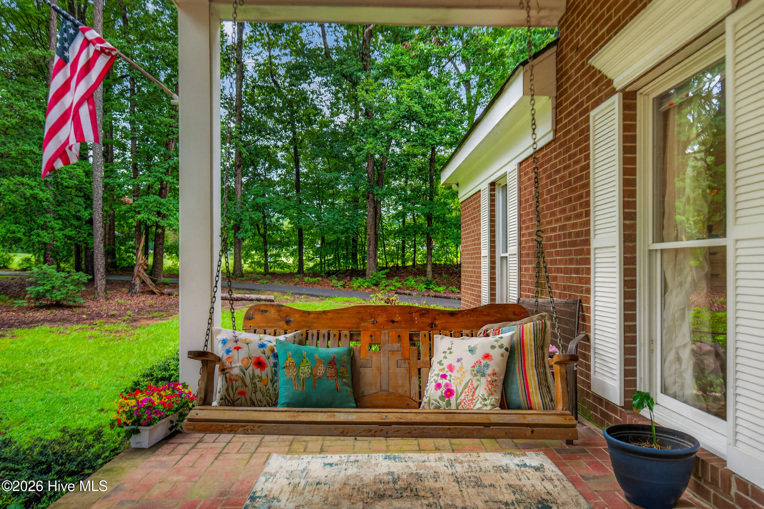 1595 North Moore Road Property Photo 8