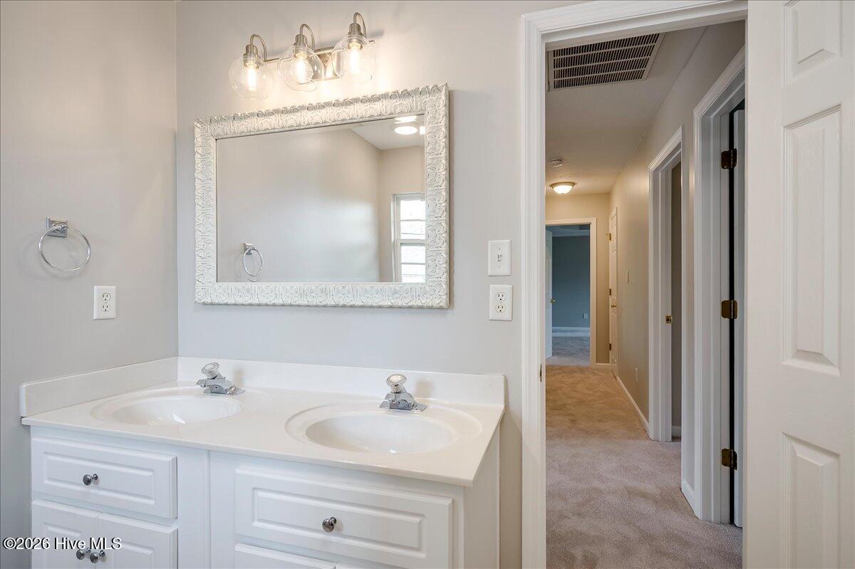 304 Cimarron Place Property Photo 27