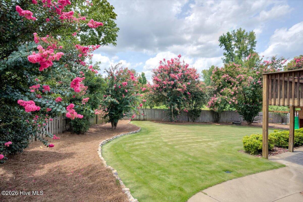 304 Cimarron Place Property Photo 35