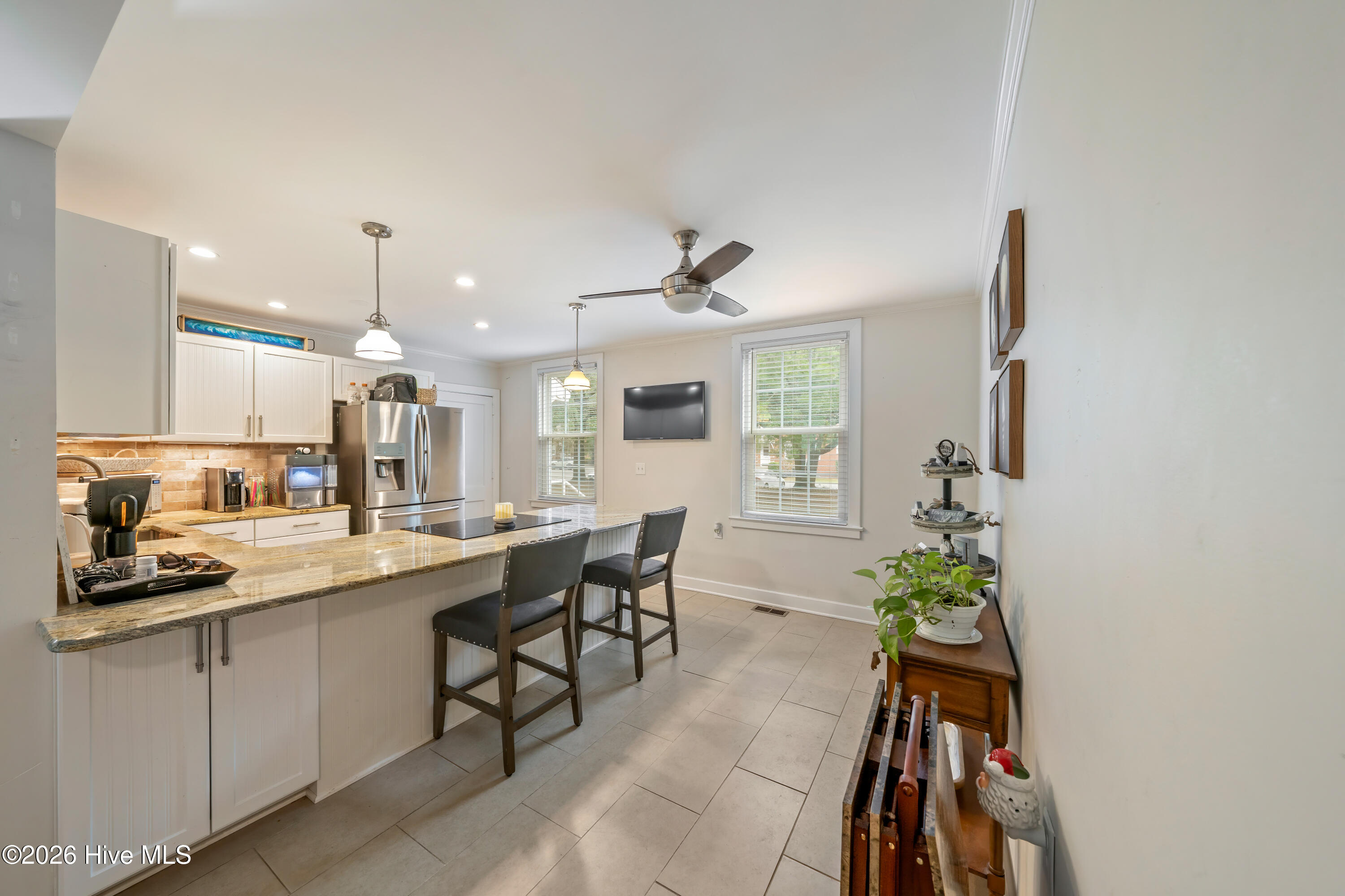 2940 Oleander Drive G6 Property Photo 11