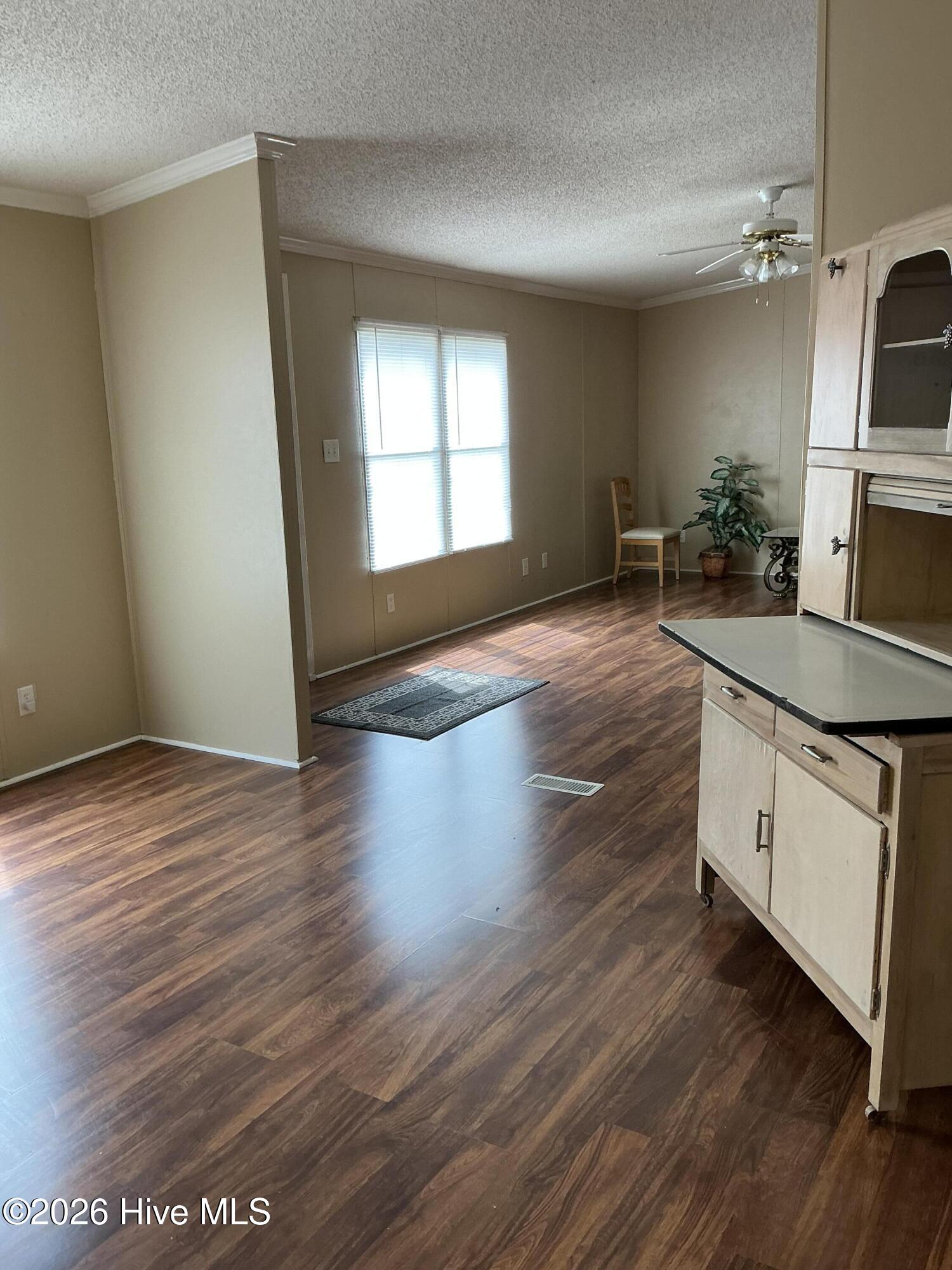 77 Maple Avenue Property Photo 8
