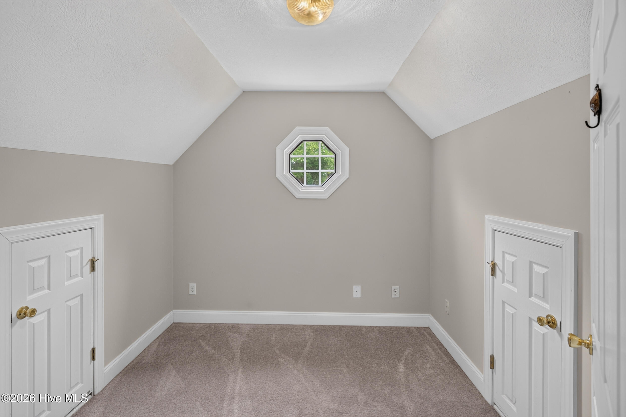 3525 Greenway Drive Property Photo 37