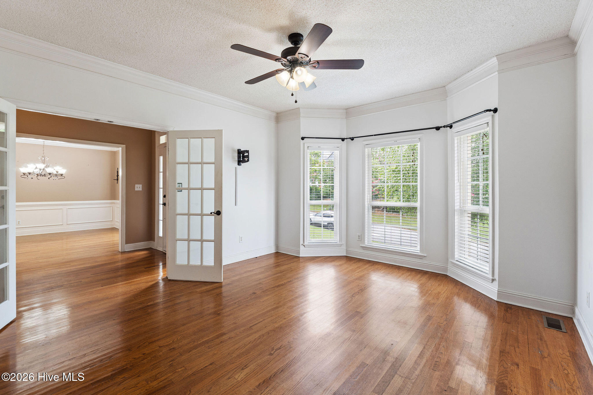882 Windmill Lane Property Photo 6