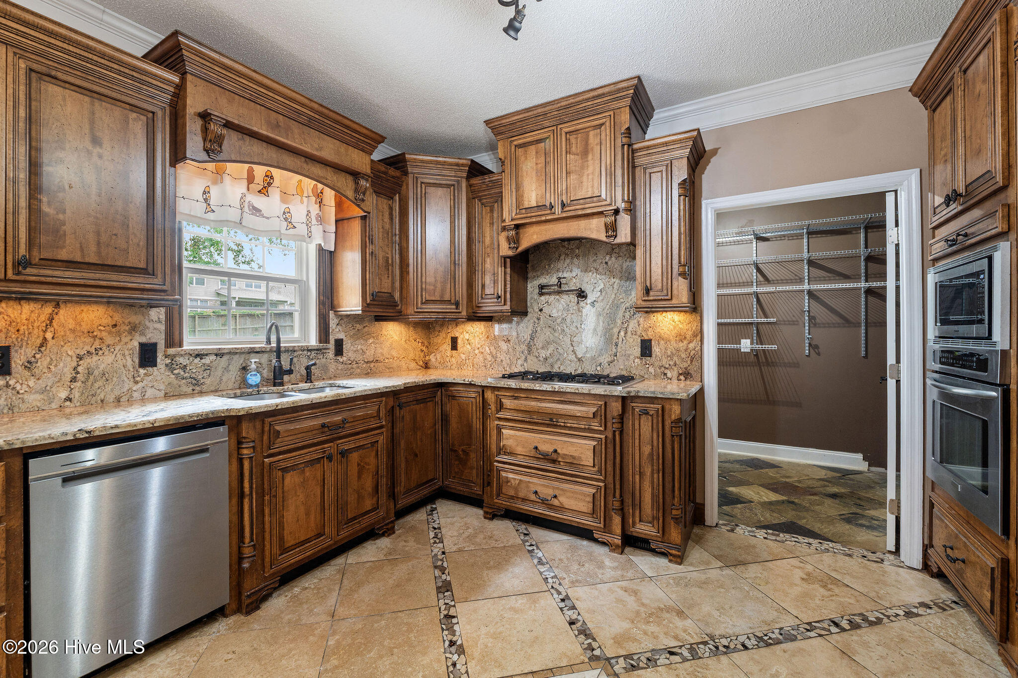 882 Windmill Lane Property Photo 15
