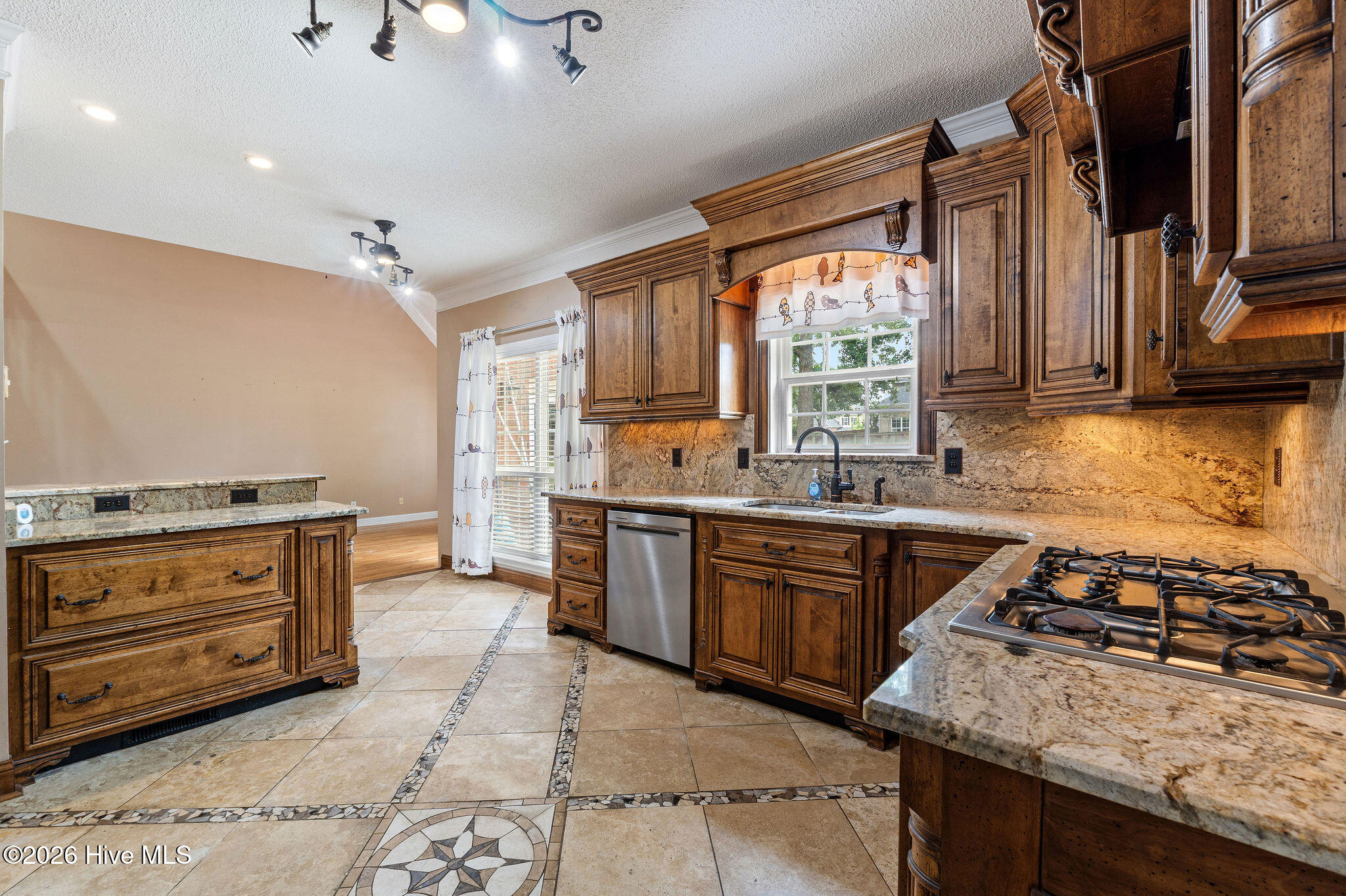 882 Windmill Lane Property Photo 16