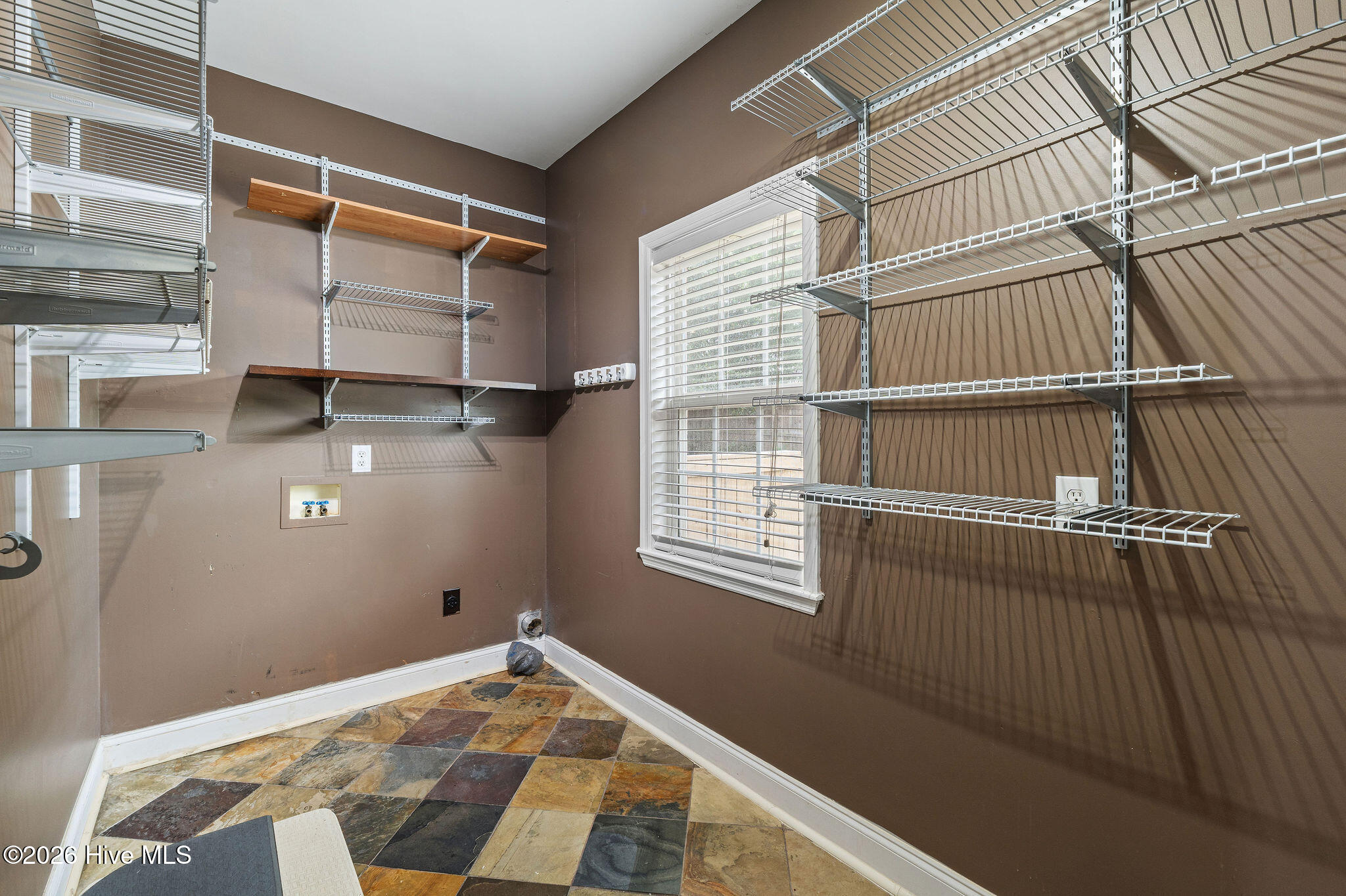 882 Windmill Lane Property Photo 18
