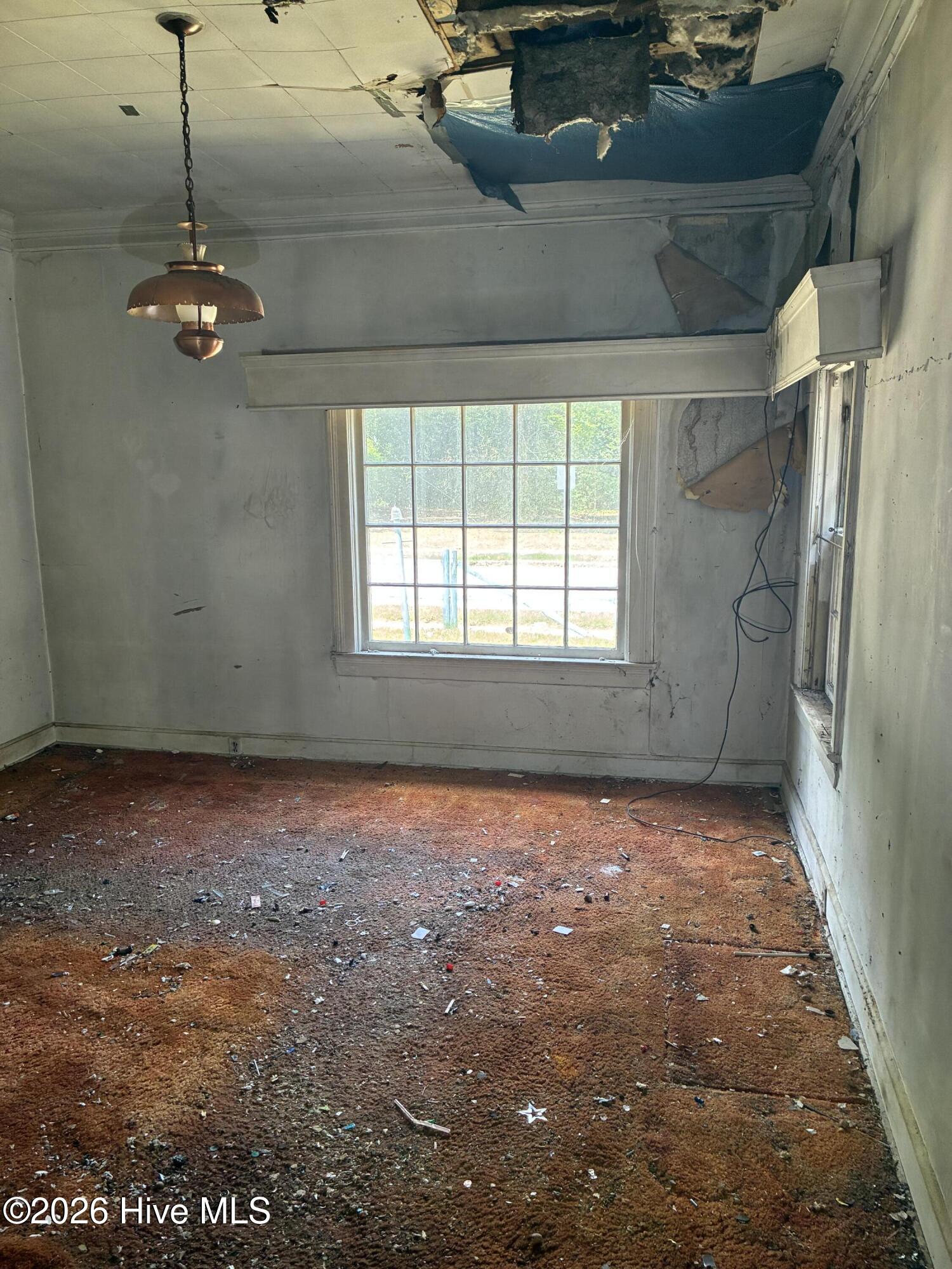 612 Green Street E Property Photo 3