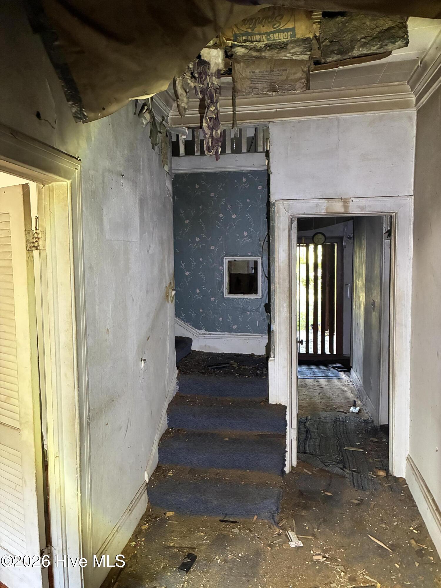 612 Green Street E Property Photo 11