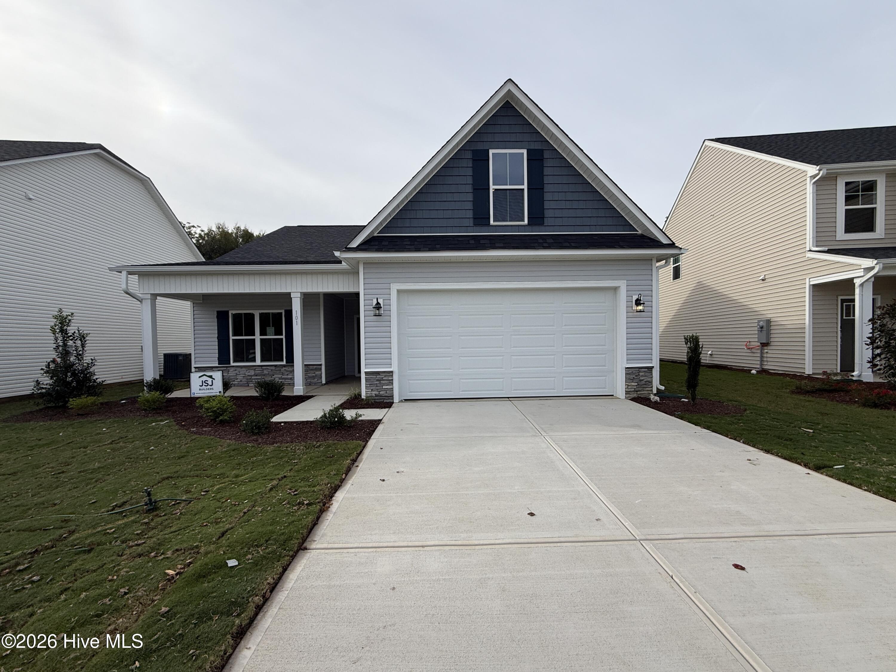 101 Crossvine Street Property Photo 1