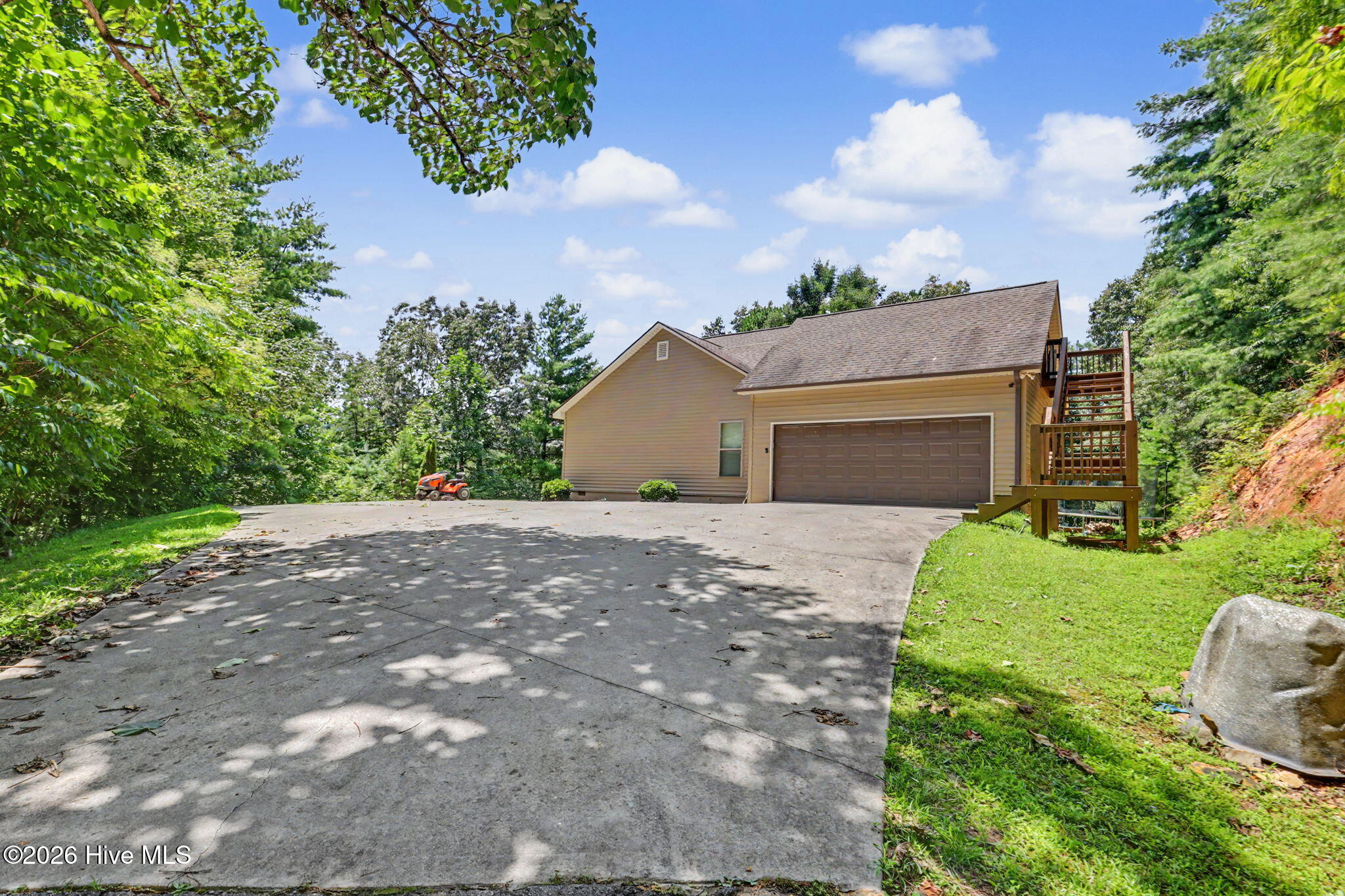 59 Hunter Rock Ridge Property Photo 3