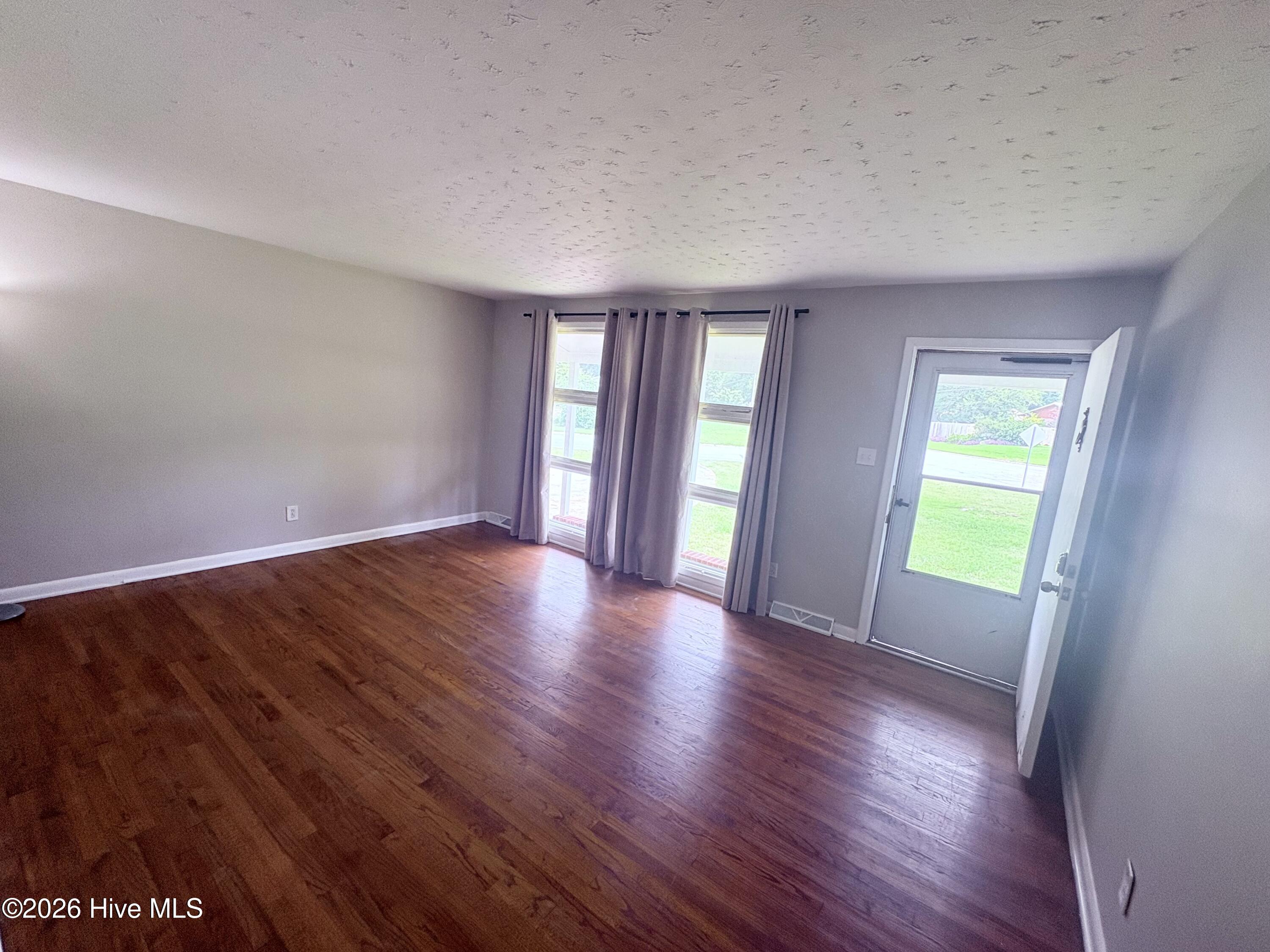 406 Forest Grove Avenue Property Photo 5