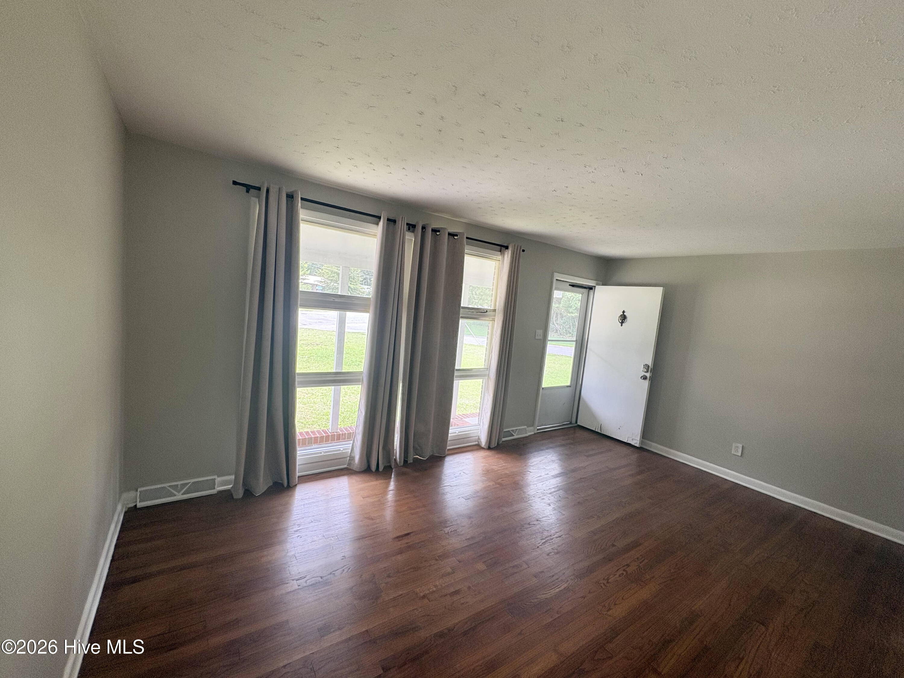 406 Forest Grove Avenue Property Photo 9