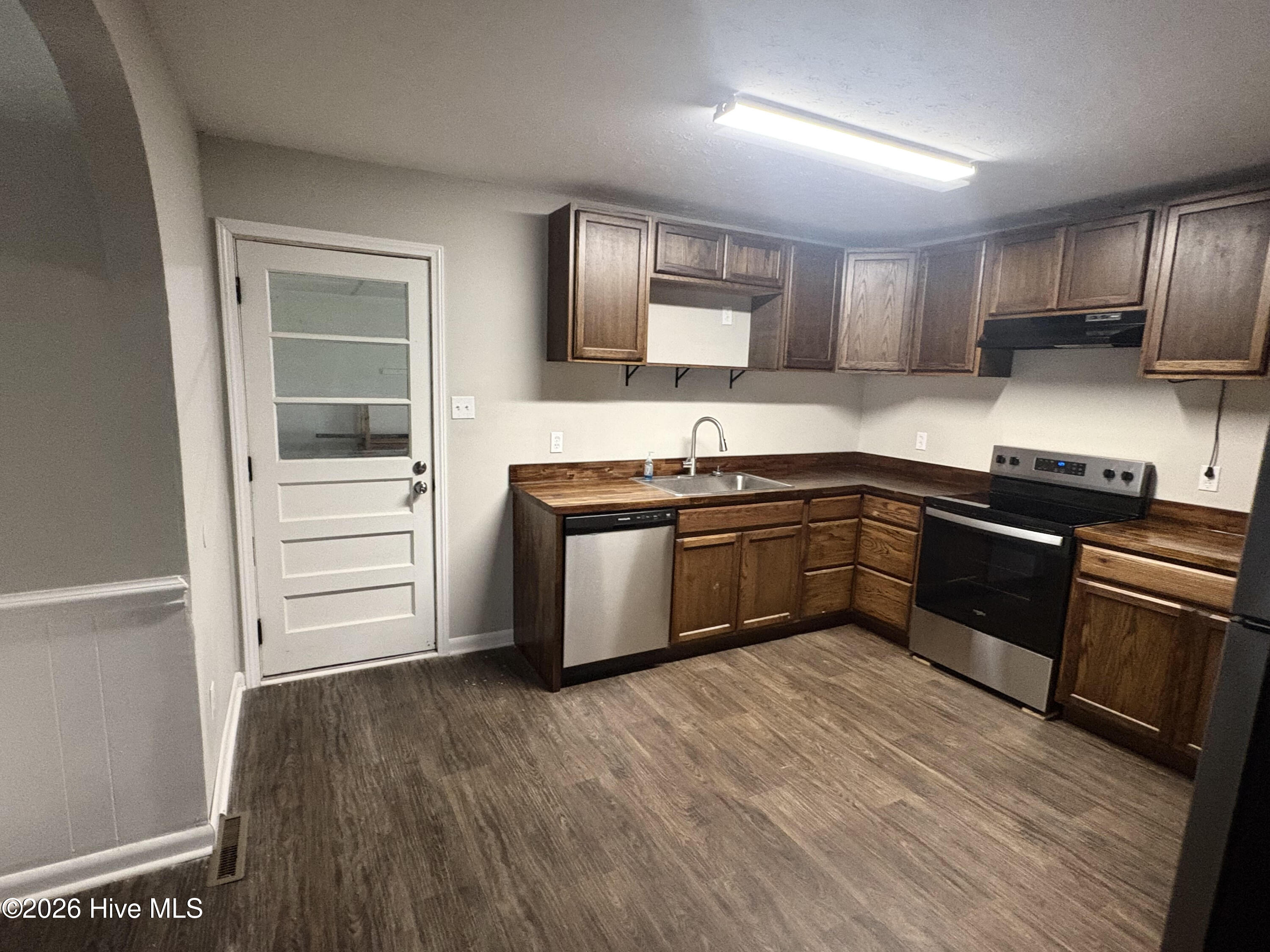 406 Forest Grove Avenue Property Photo 17