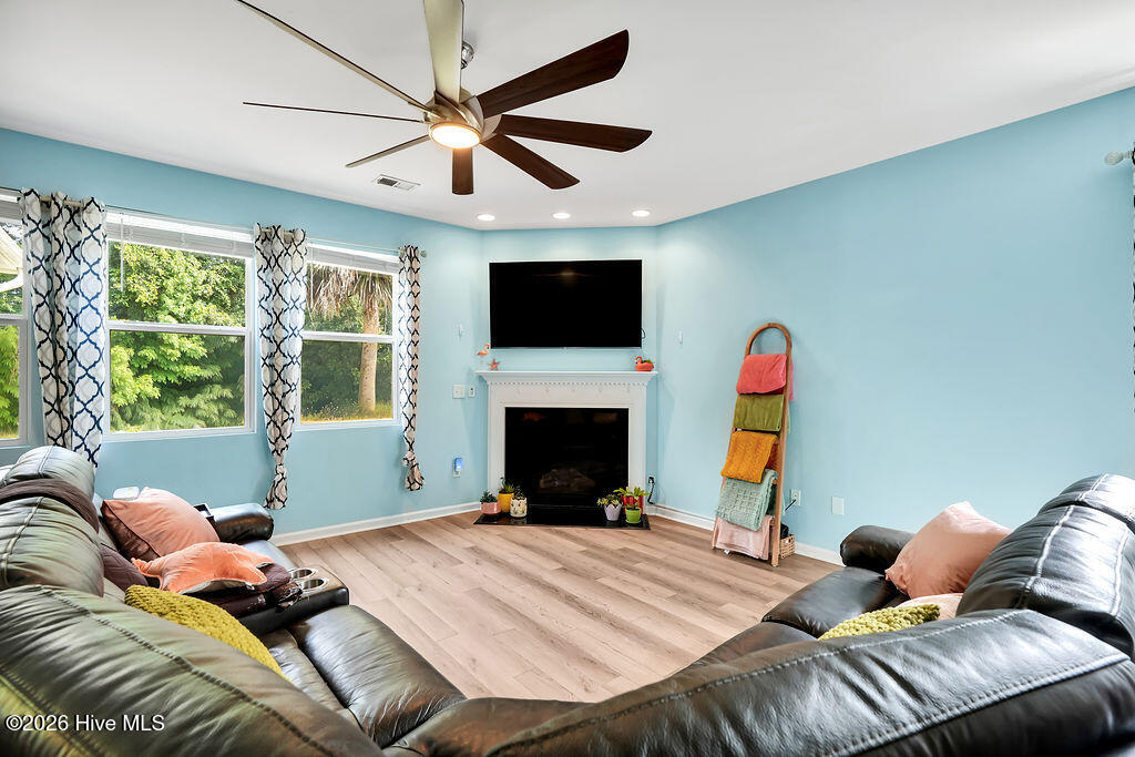 5010 Portside Drive Property Photo 8