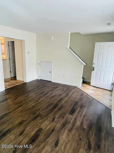 302 Comanche Trail Property Photo 4