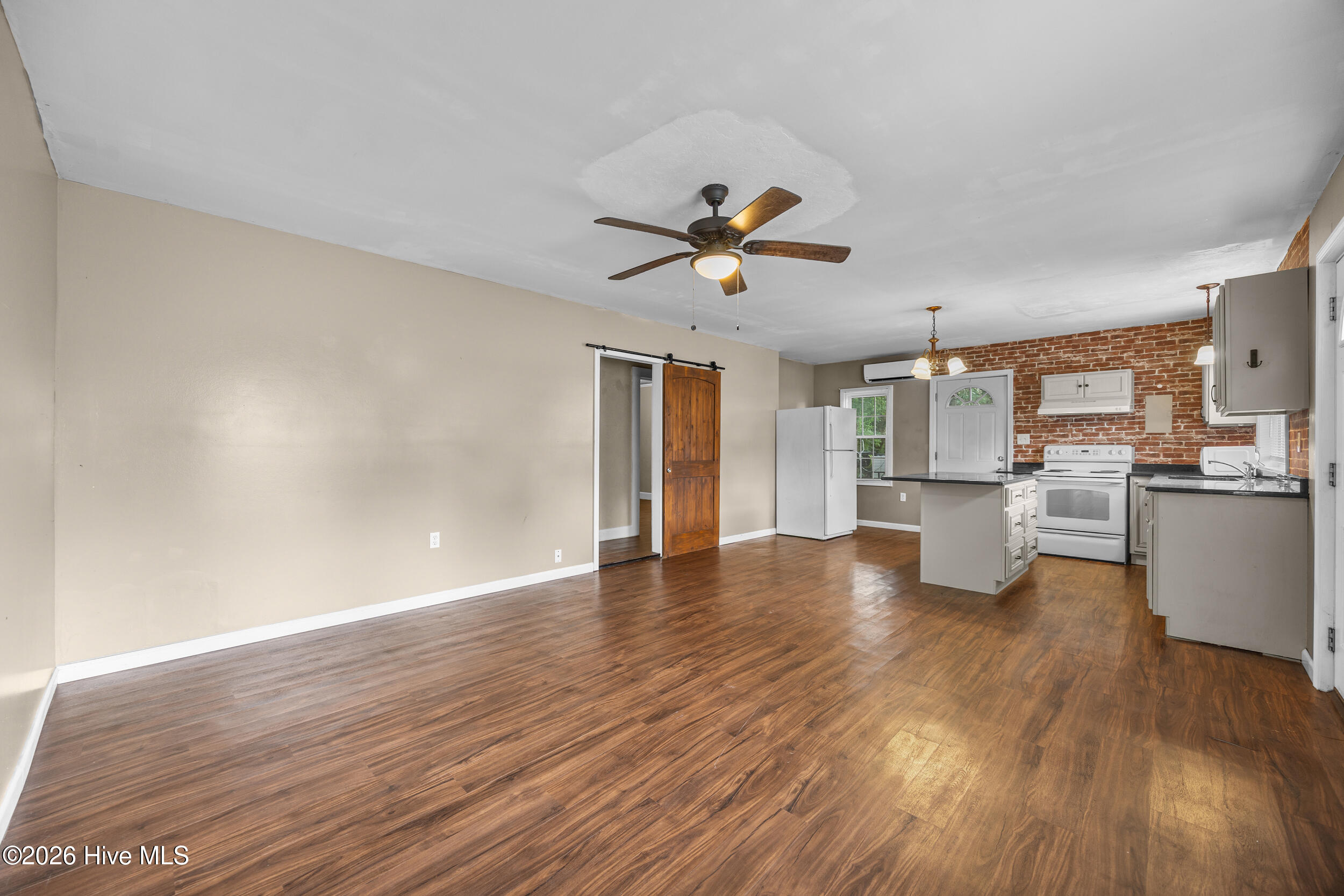 207 W Bridgers Street Property Photo 11