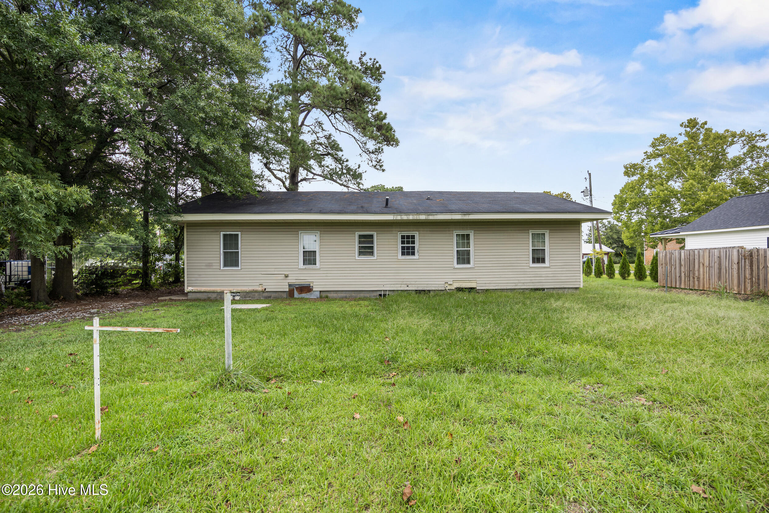 207 W Bridgers Street Property Photo 16
