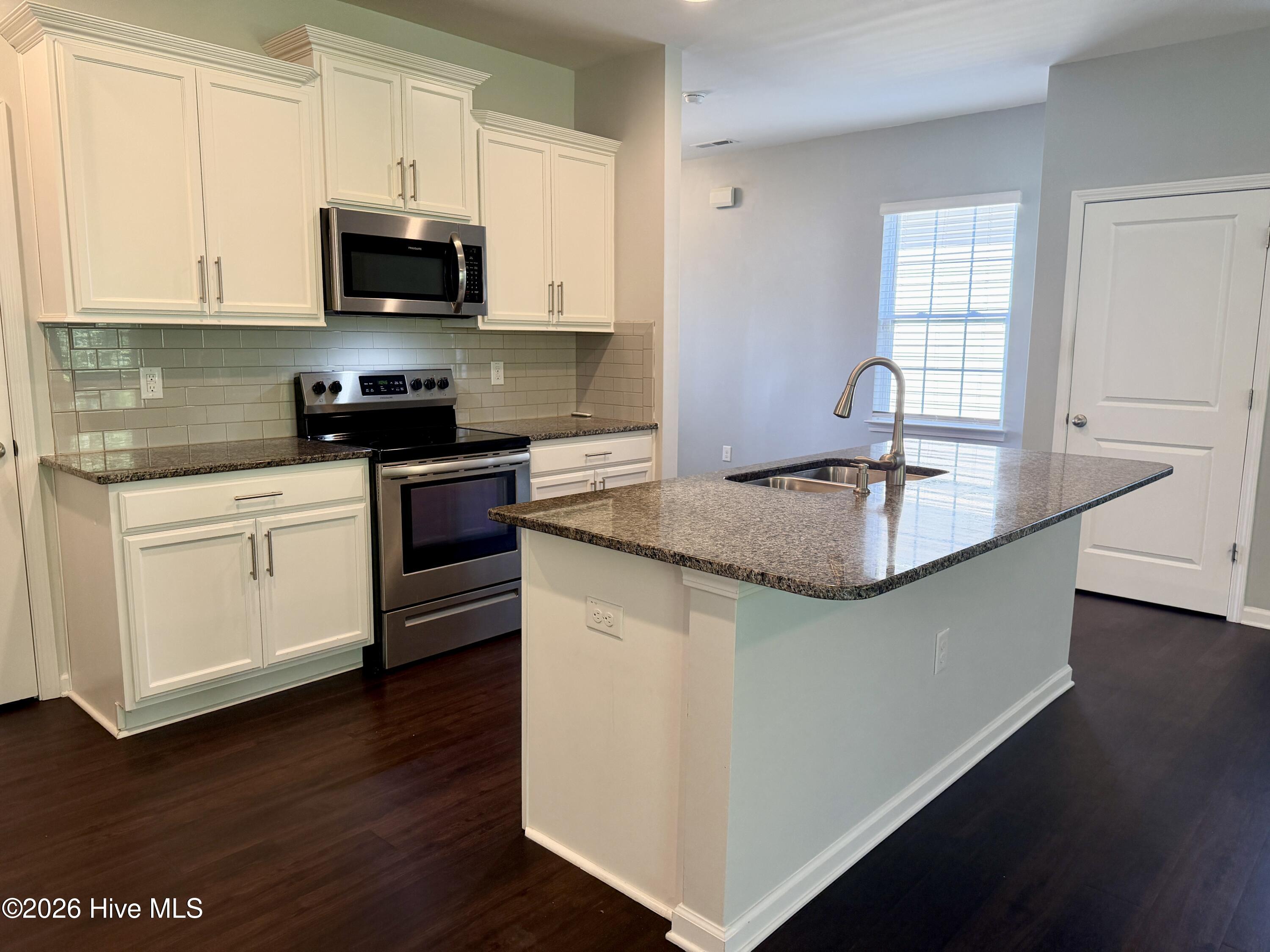 506 Golden Villas Drive Property Photo 8