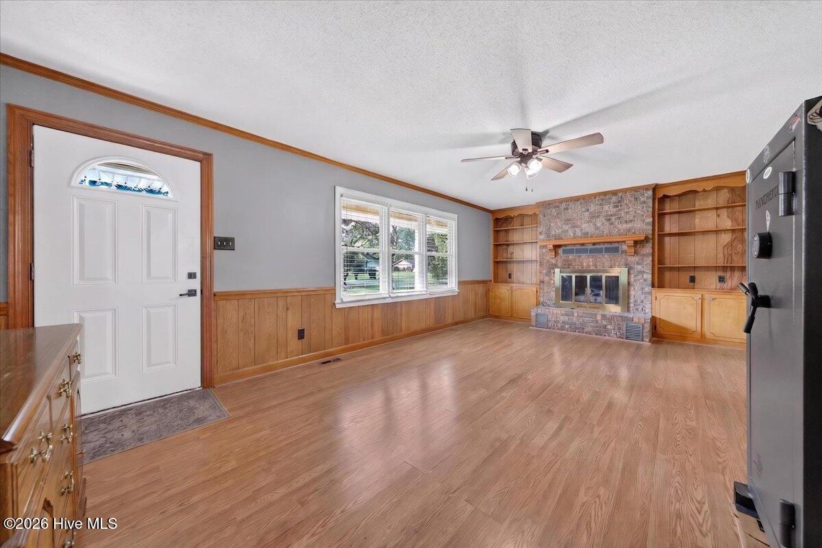 201 Ashby Lane Property Photo 2