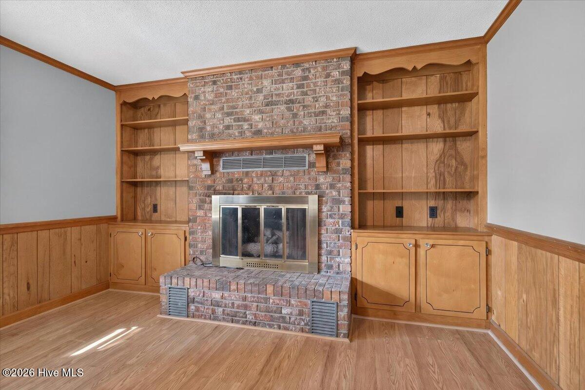 201 Ashby Lane Property Photo 3