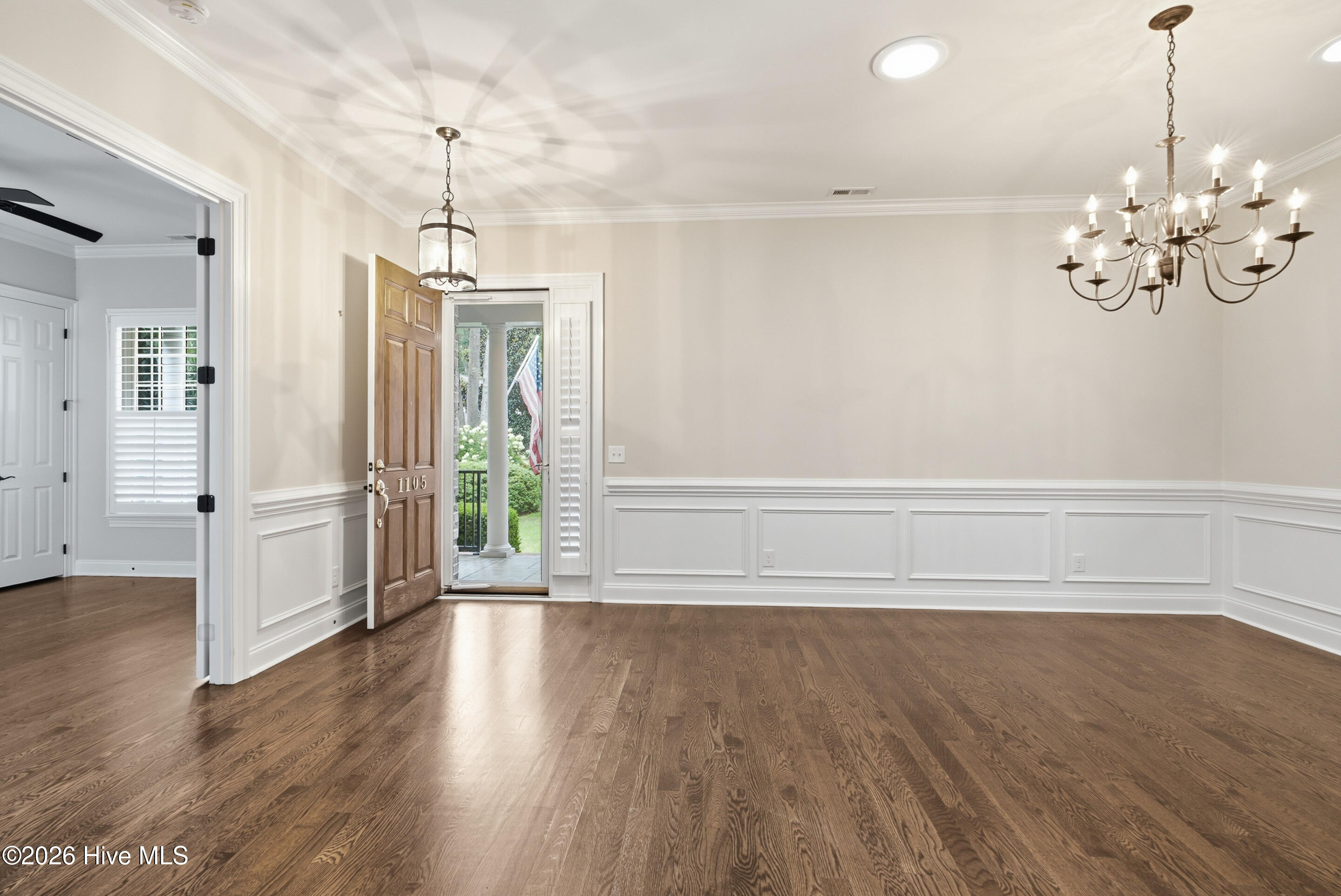 1105 Congressional Lane Property Photo 6