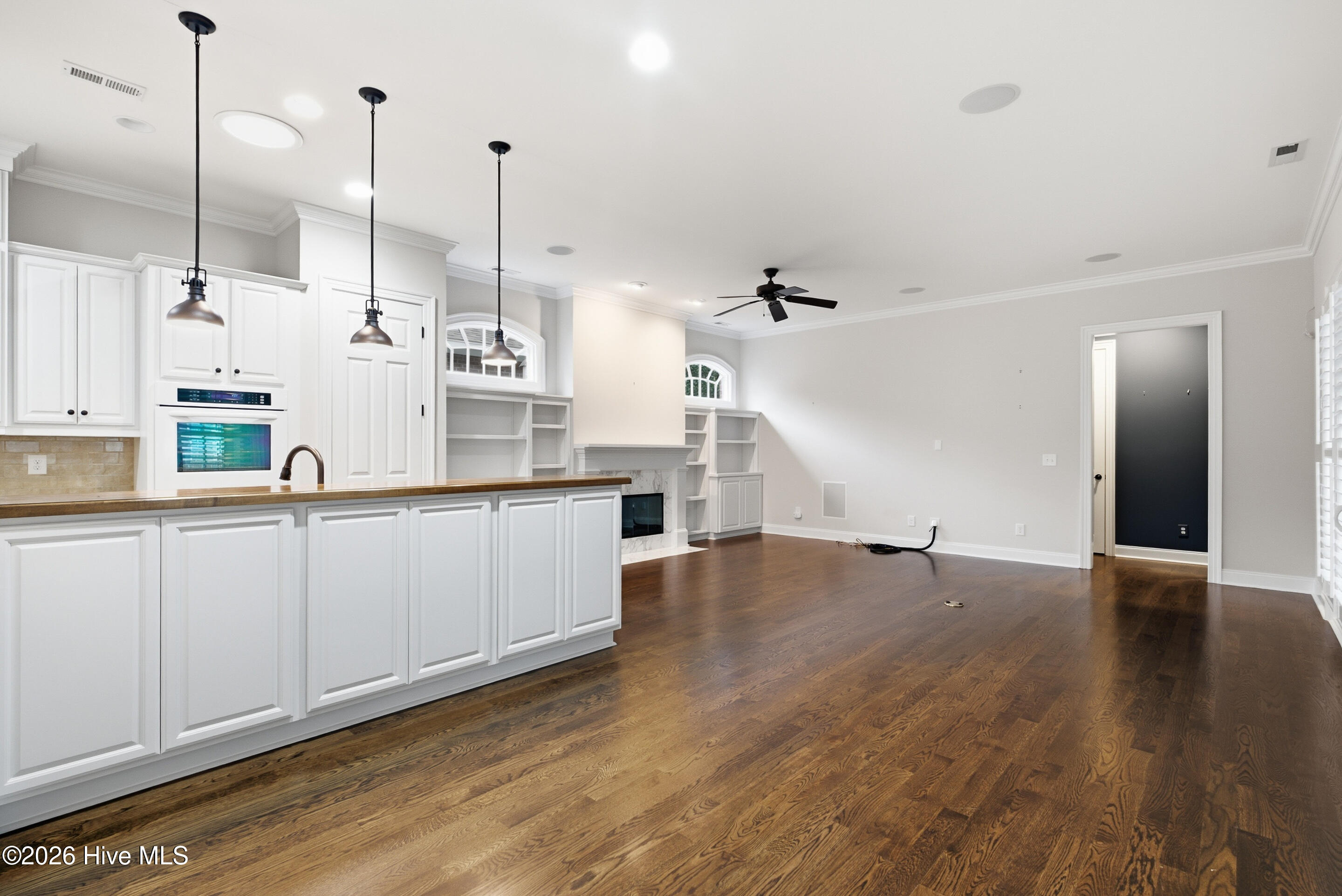 1105 Congressional Lane Property Photo 10
