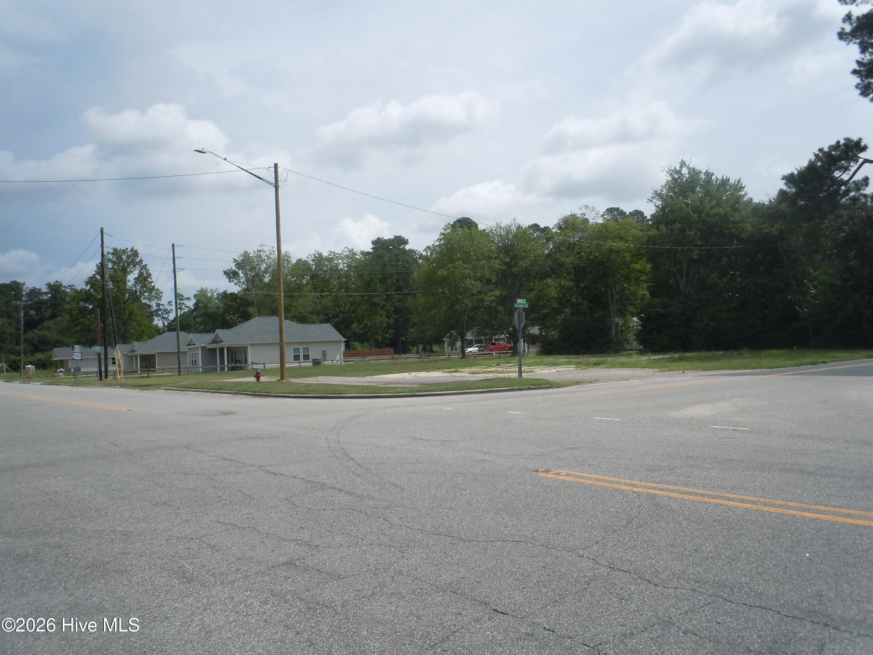 915 Hickman Road Property Photo 7