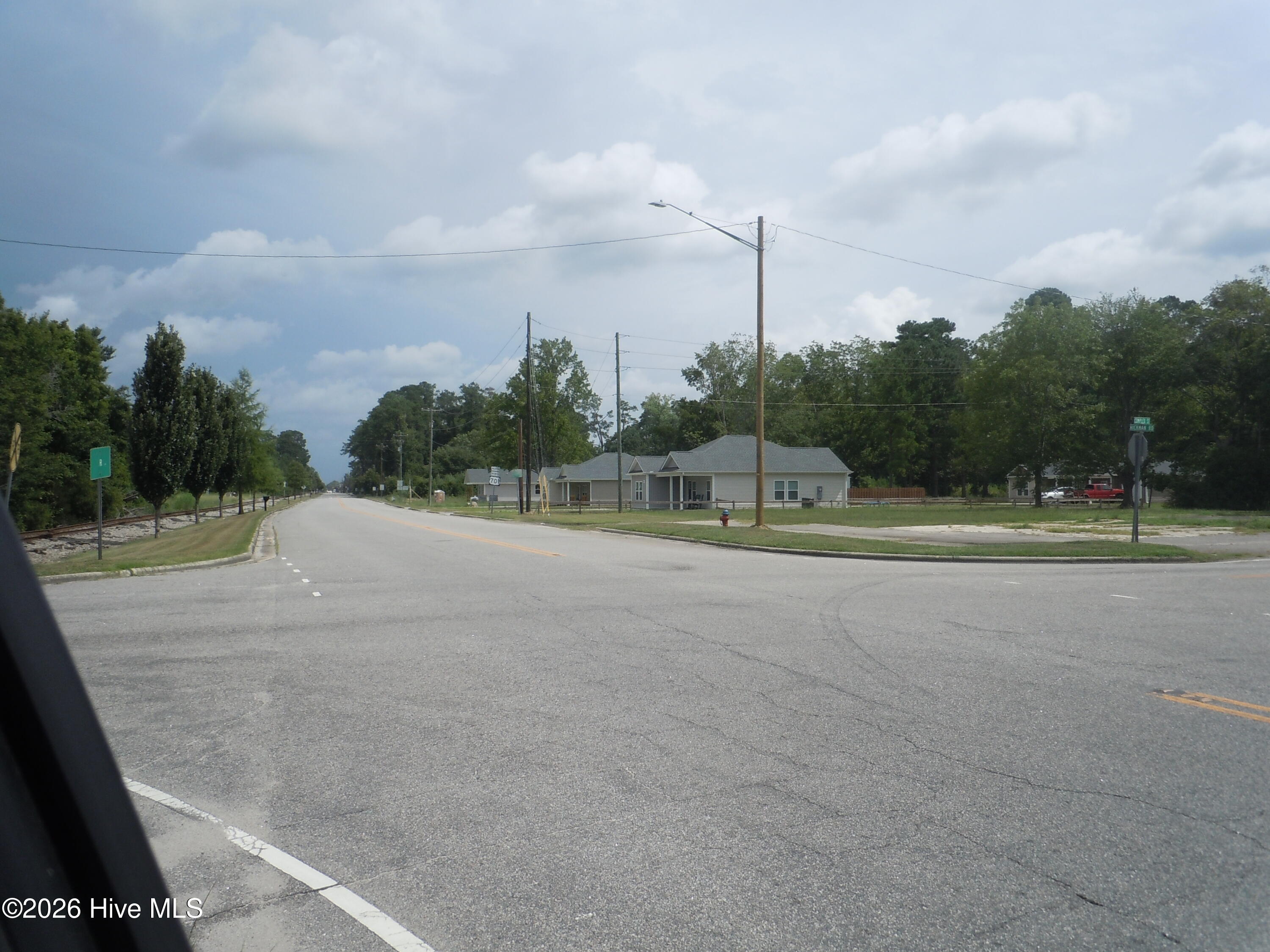 915 Hickman Road Property Photo 11