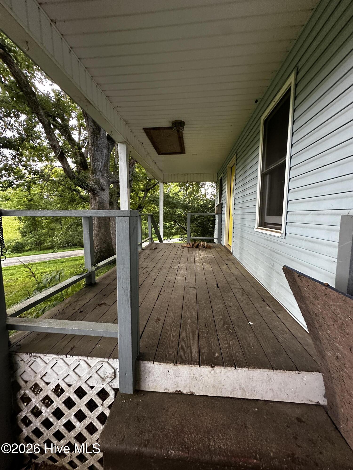 1634 Crisp Road Property Photo 2