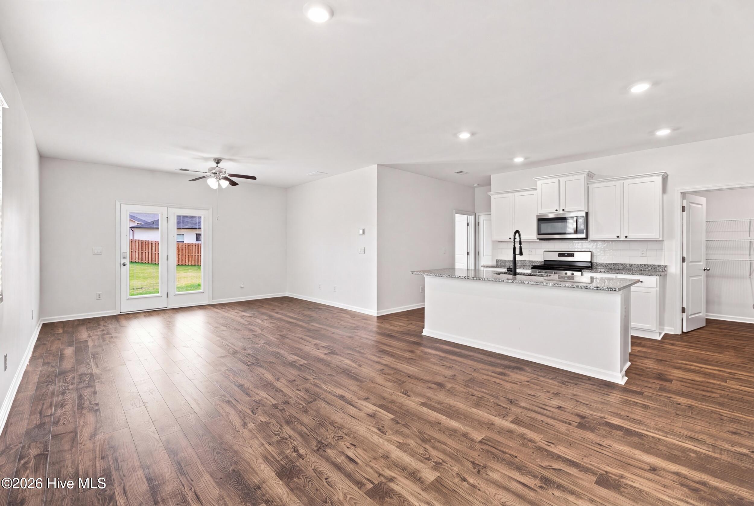 6053 Beadlow Street Property Photo 8