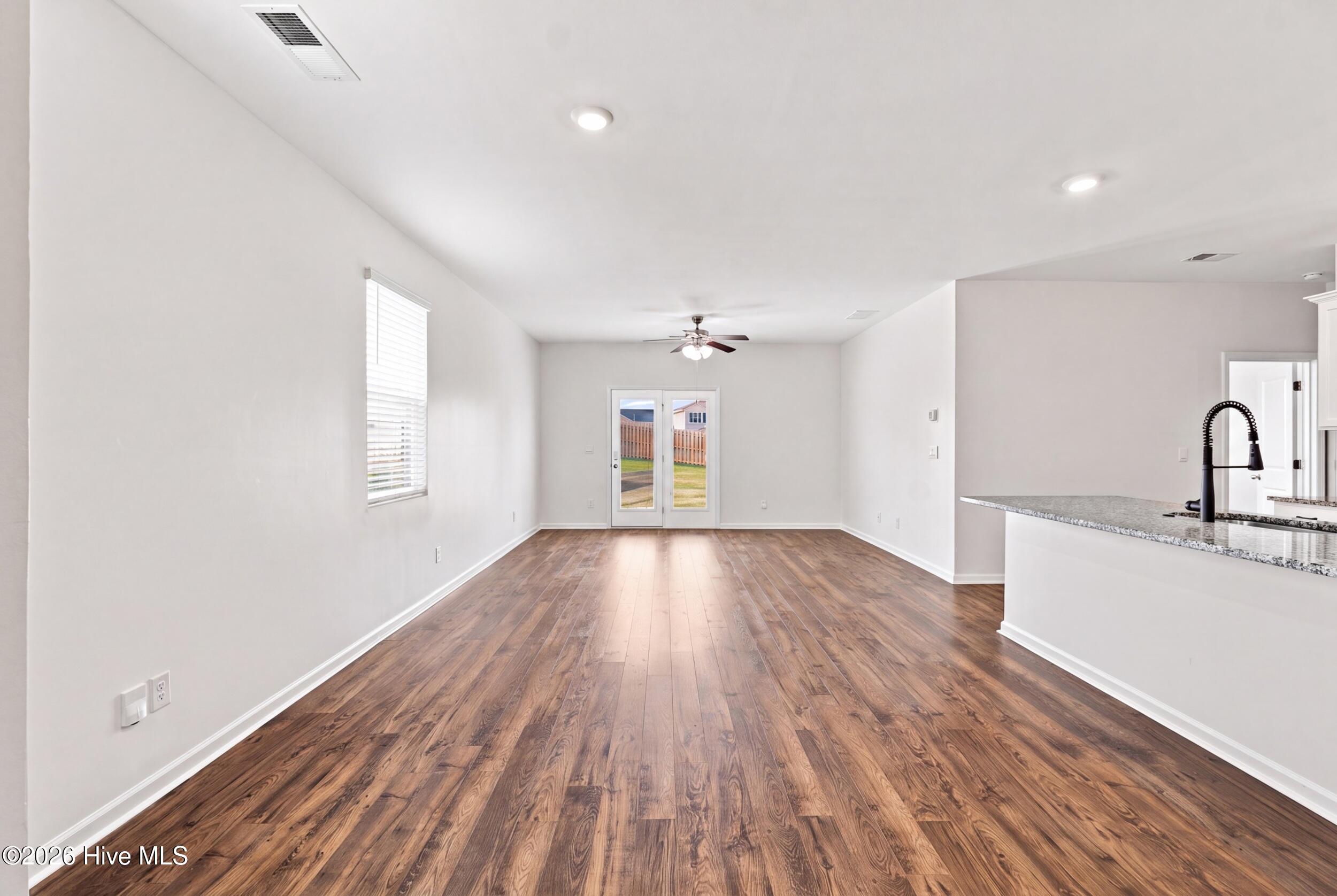 6053 Beadlow Street Property Photo 9