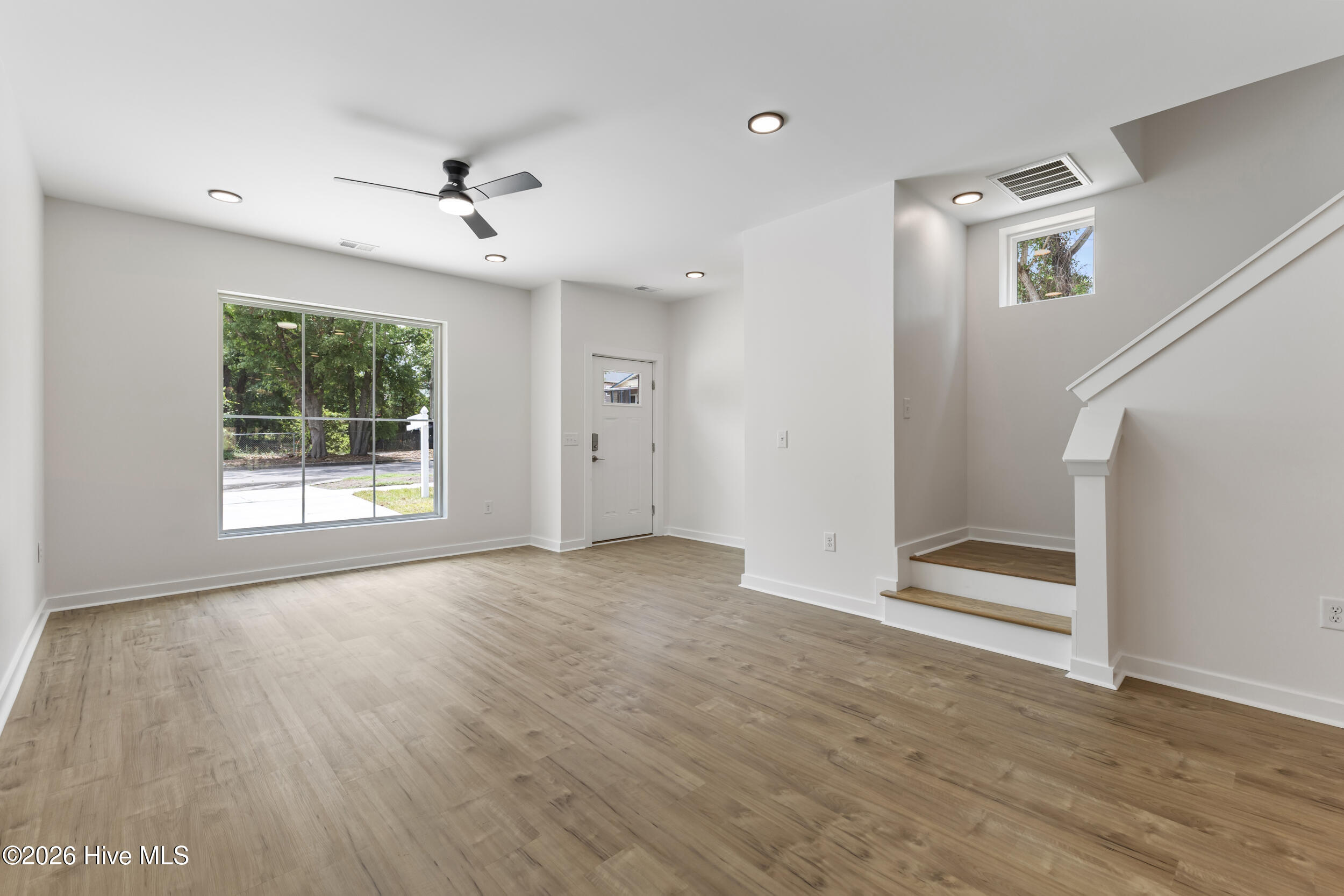 607 Marstellar Street Property Photo 4