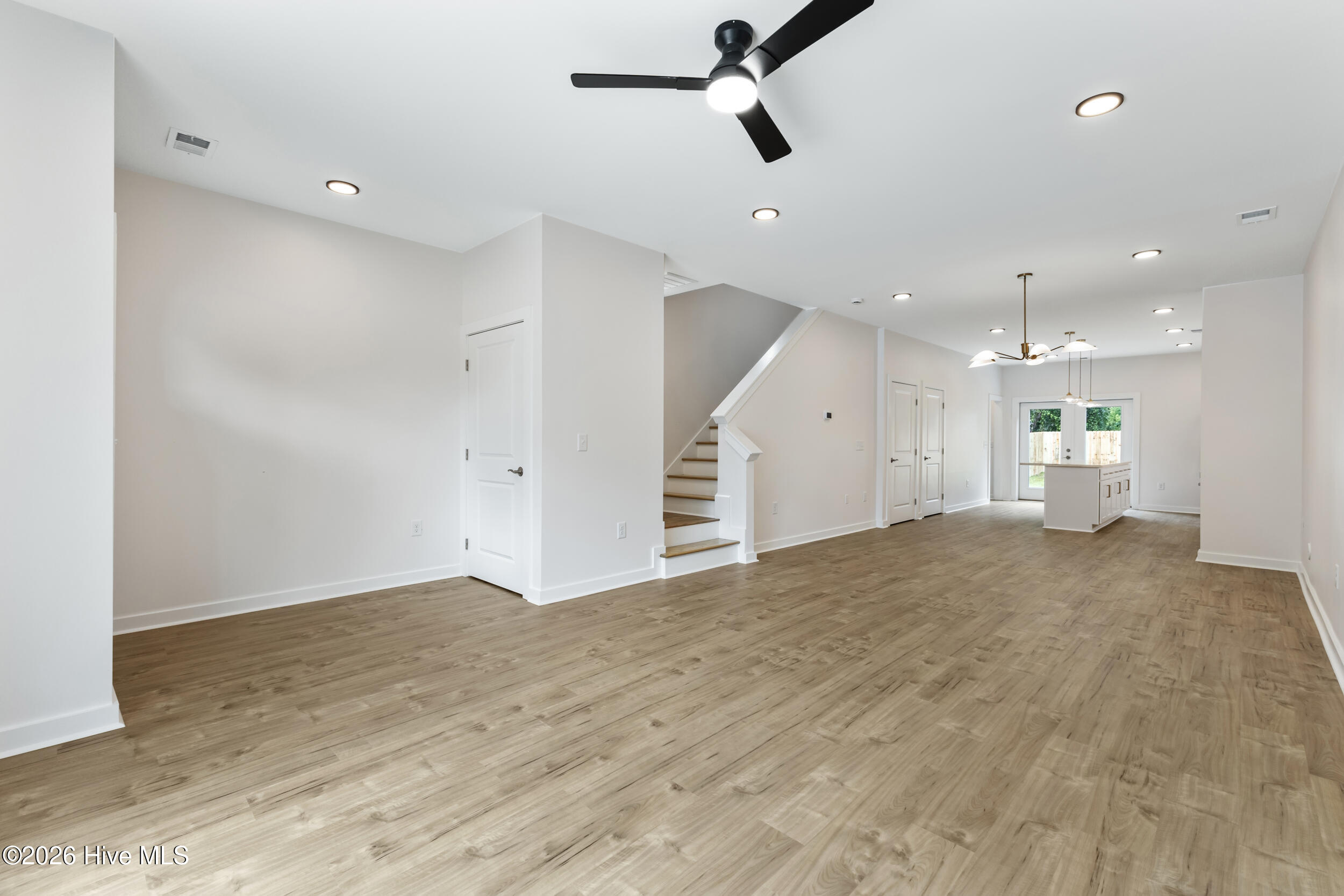 607 Marstellar Street Property Photo 6