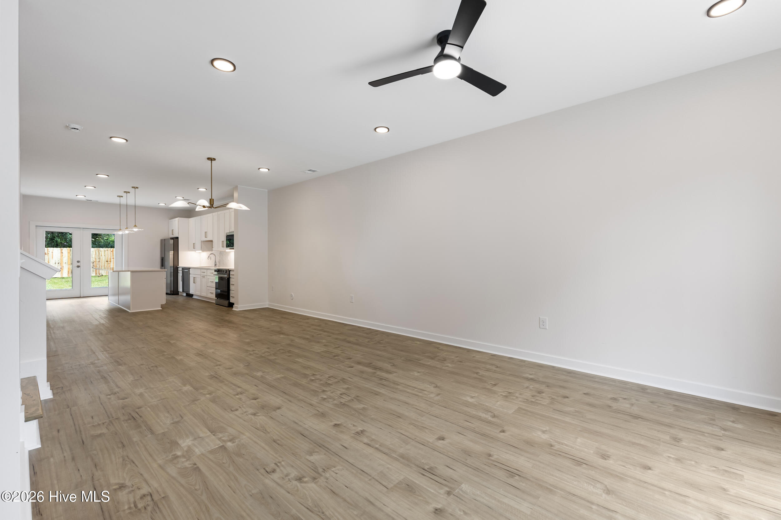 607 Marstellar Street Property Photo 7
