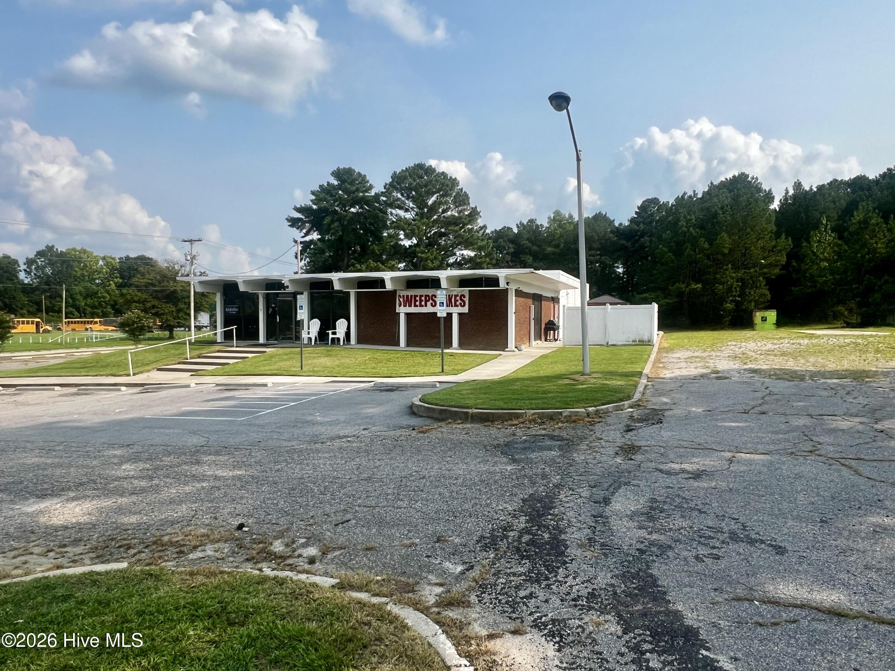 6799 Ward Boulevard Property Photo 4
