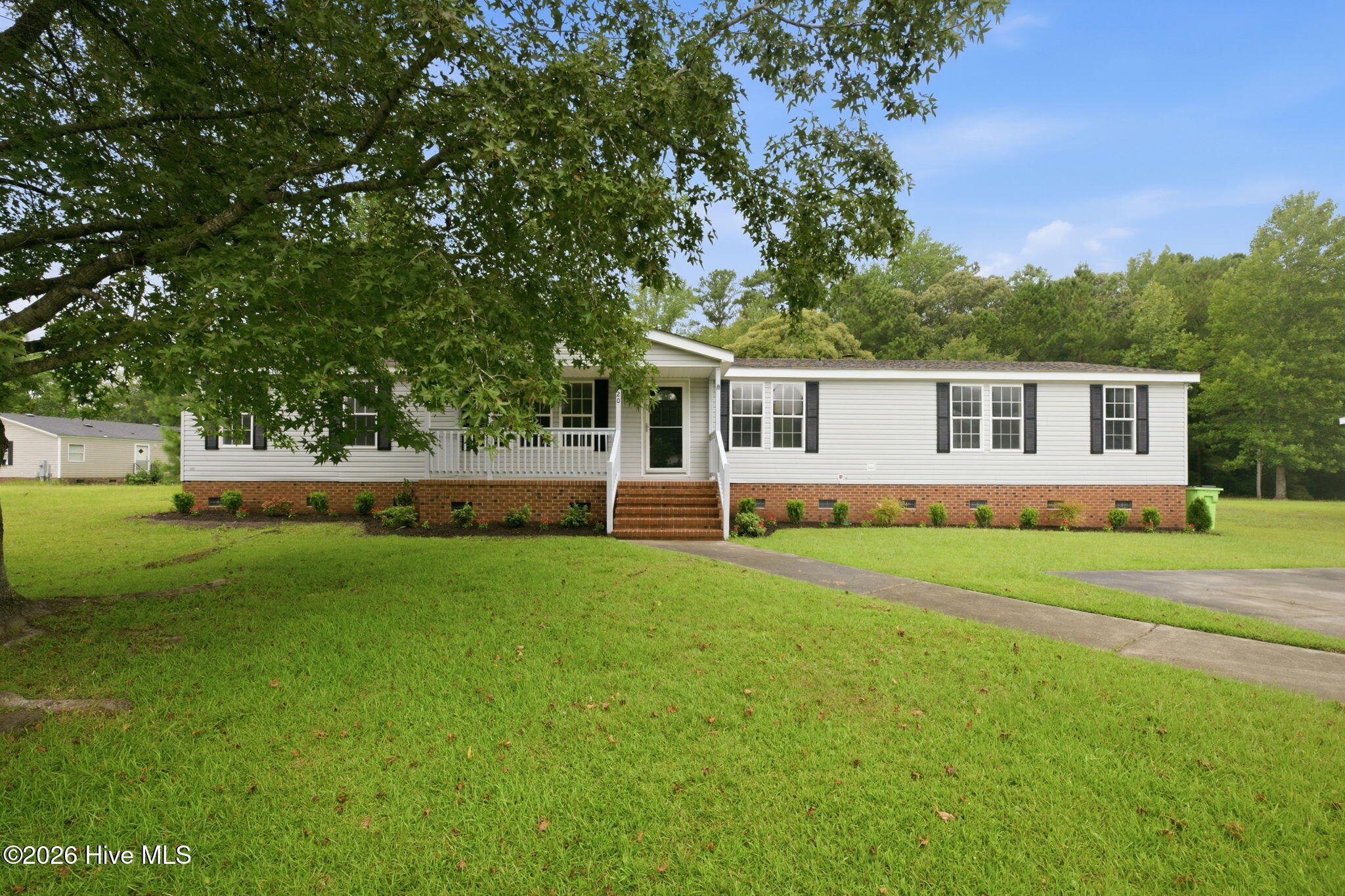320 Macdonald Boulevard Property Photo 3