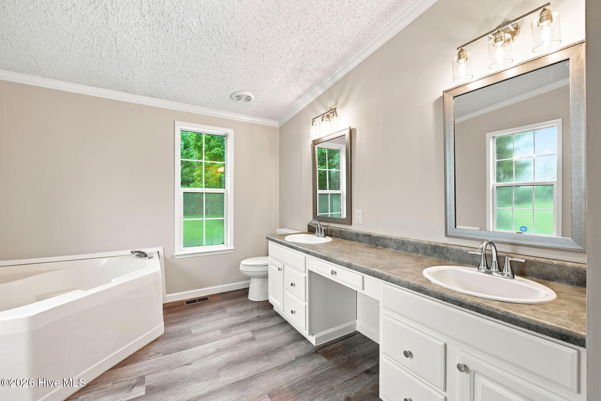 320 Macdonald Boulevard Property Photo 12