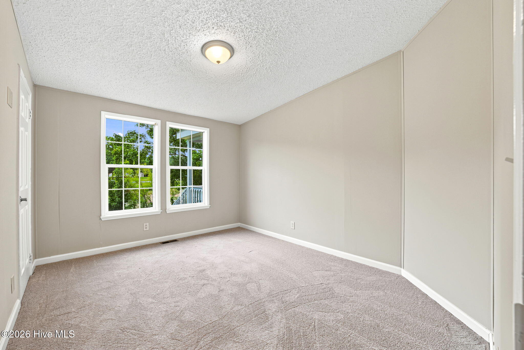320 Macdonald Boulevard Property Photo 35