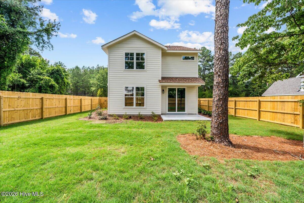 1395 N May Street Property Photo 6