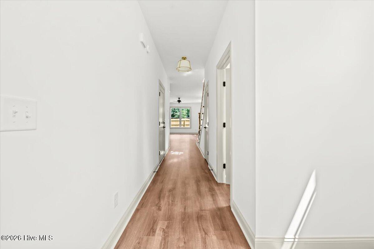 1395 N May Street Property Photo 9